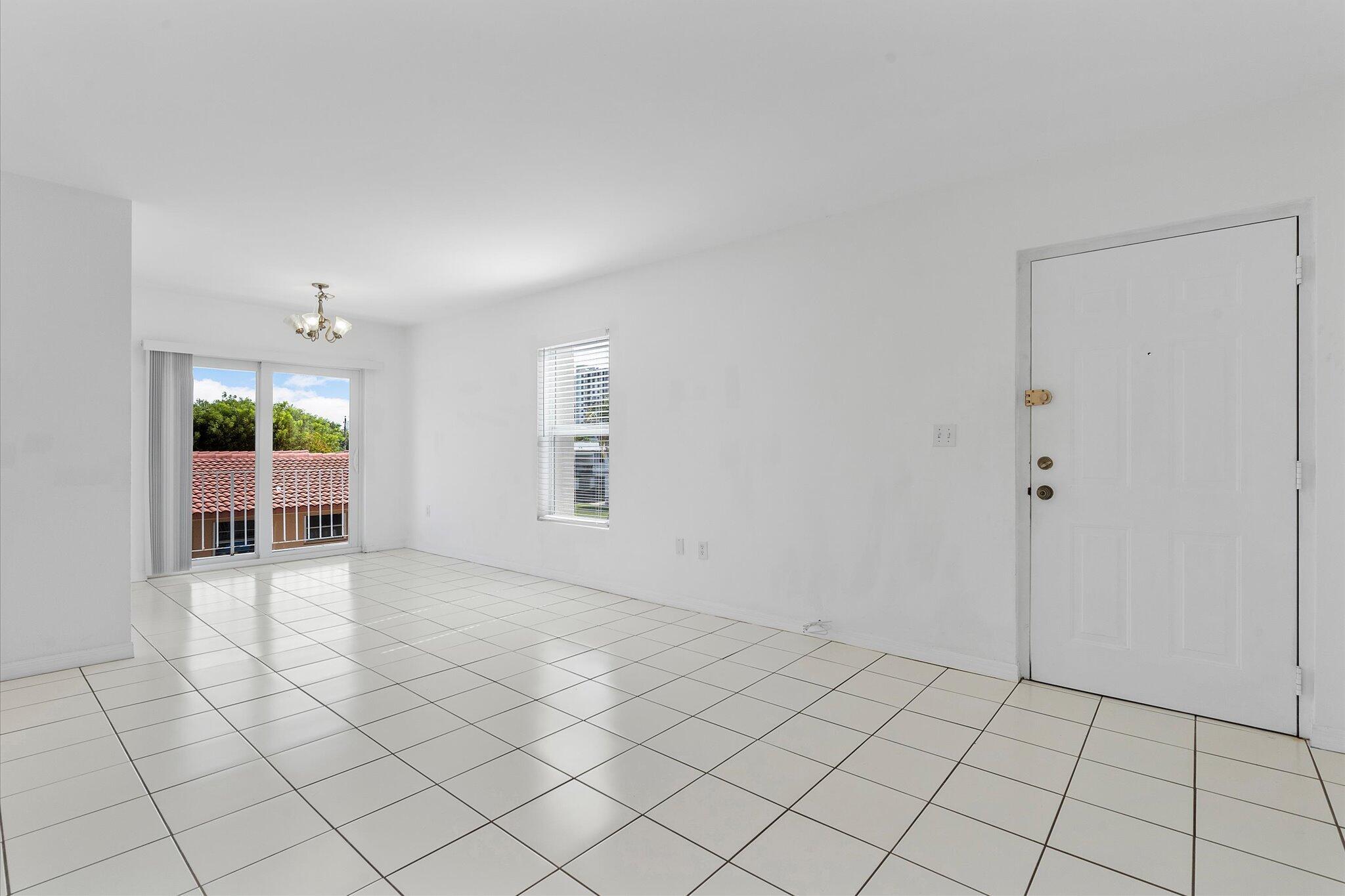 2138 Sw 6 Street 301 Property Photo 4