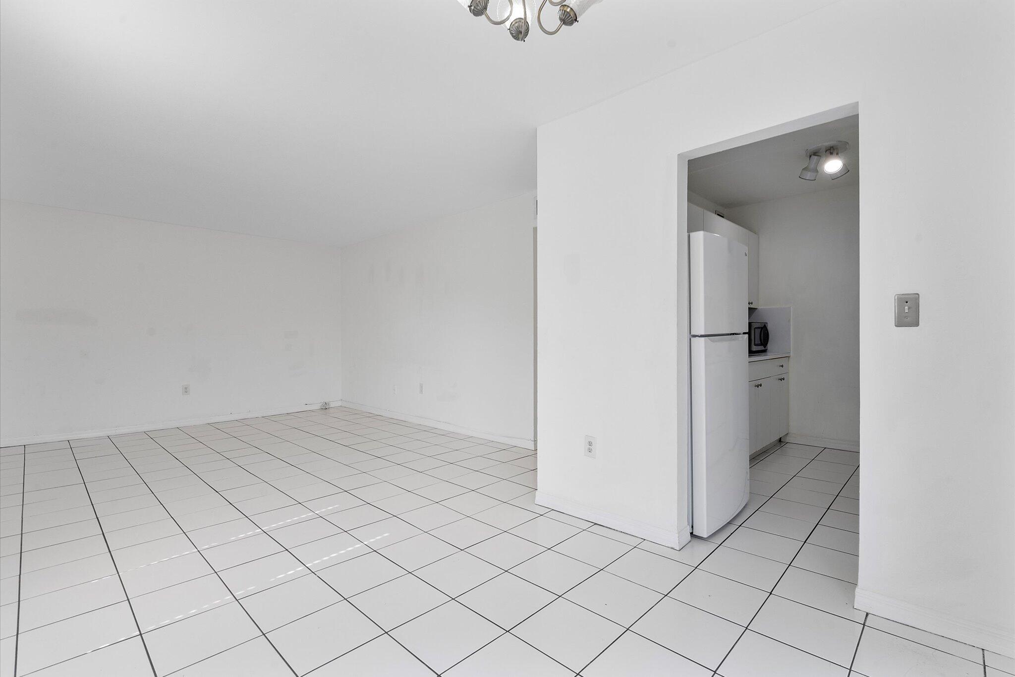 2138 Sw 6 Street 301 Property Photo 5