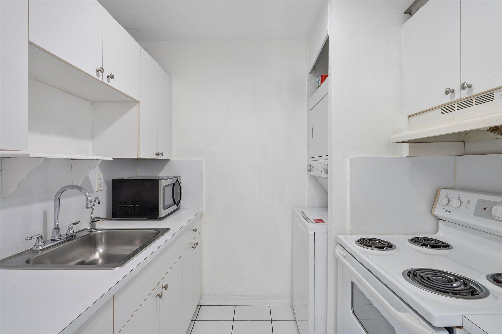 2138 Sw 6 Street 301 Property Photo 7