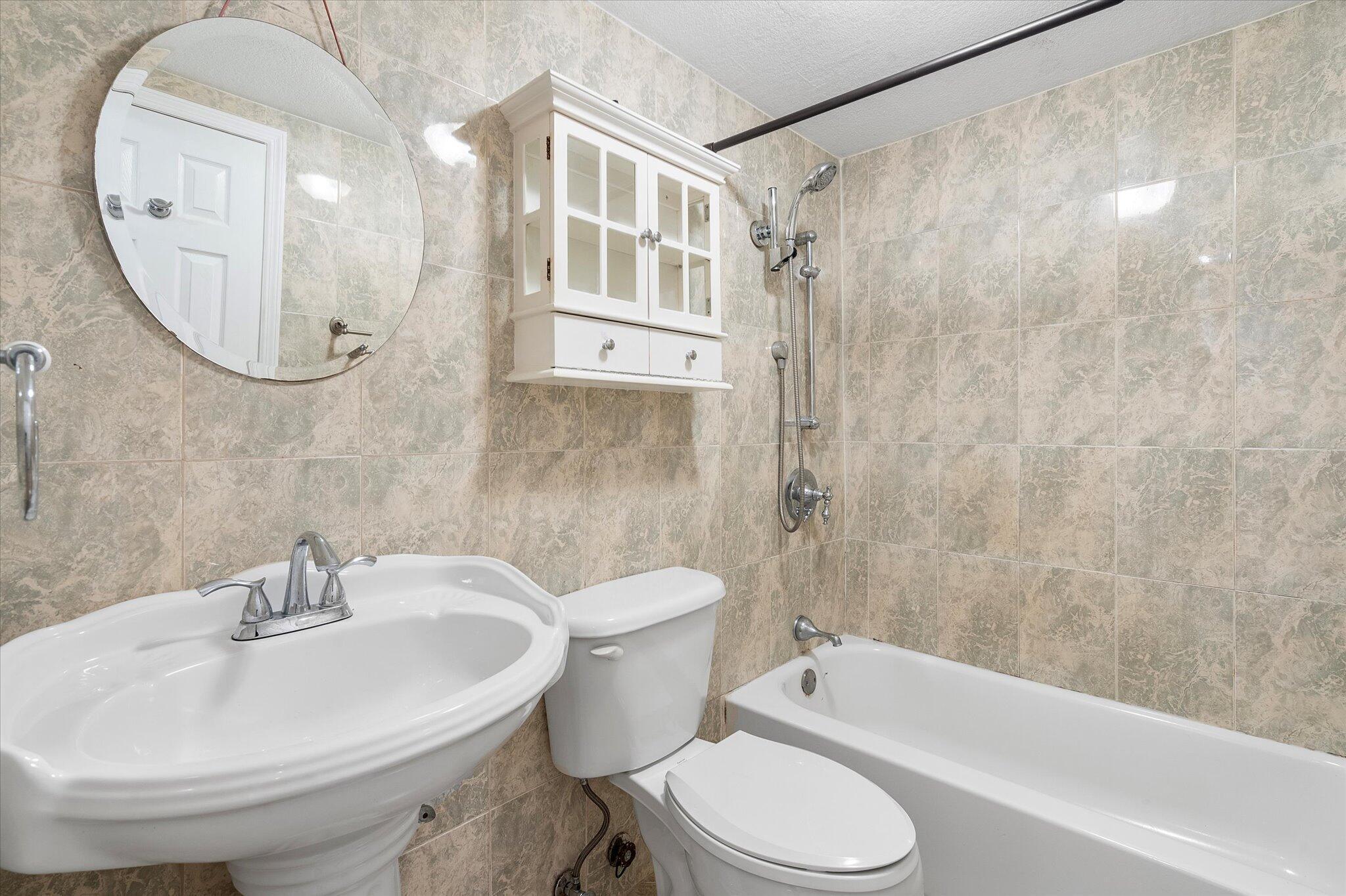 2138 Sw 6 Street 301 Property Photo 11