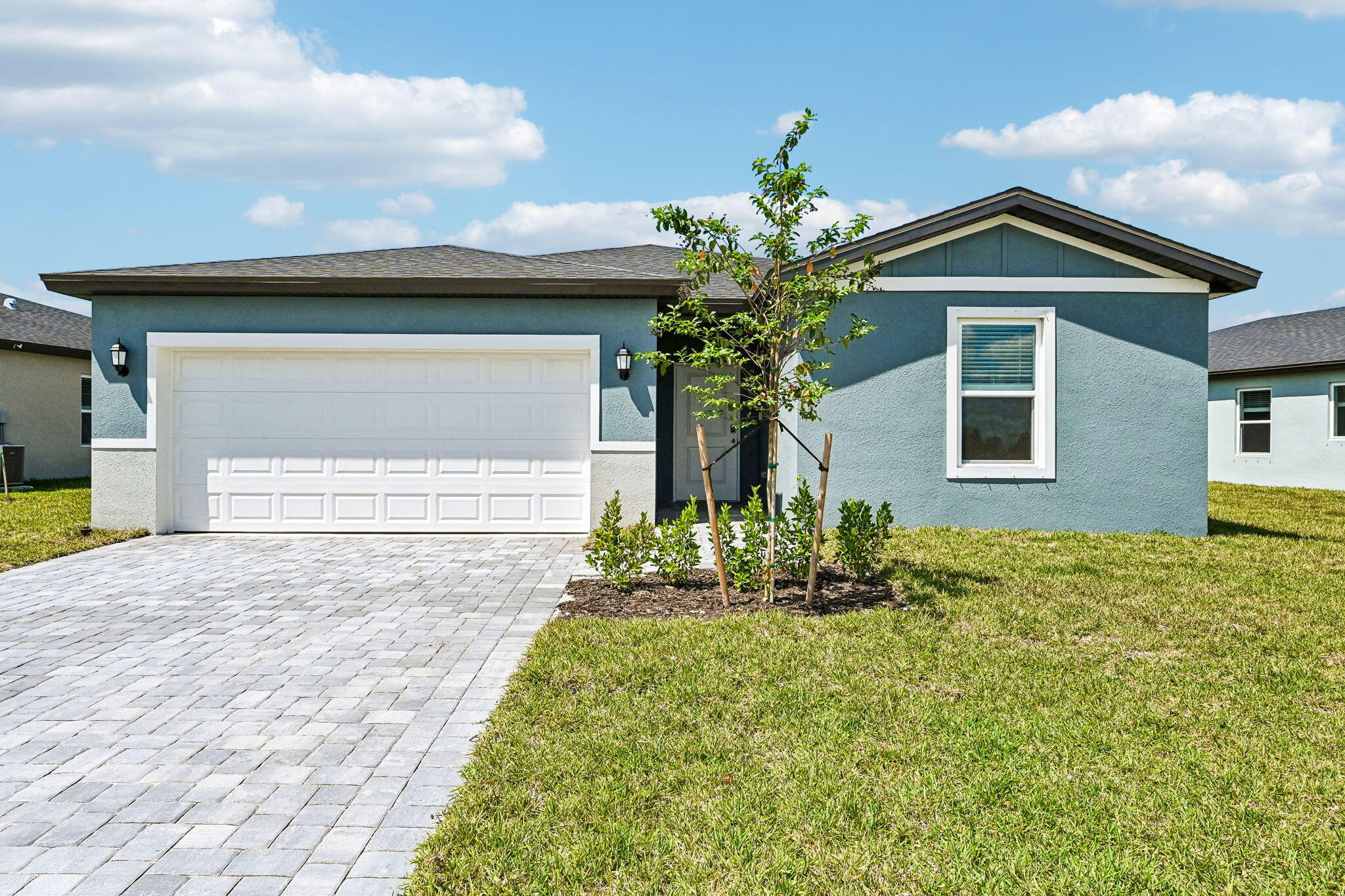 15795 Sw Vine Drive Property Photo 1