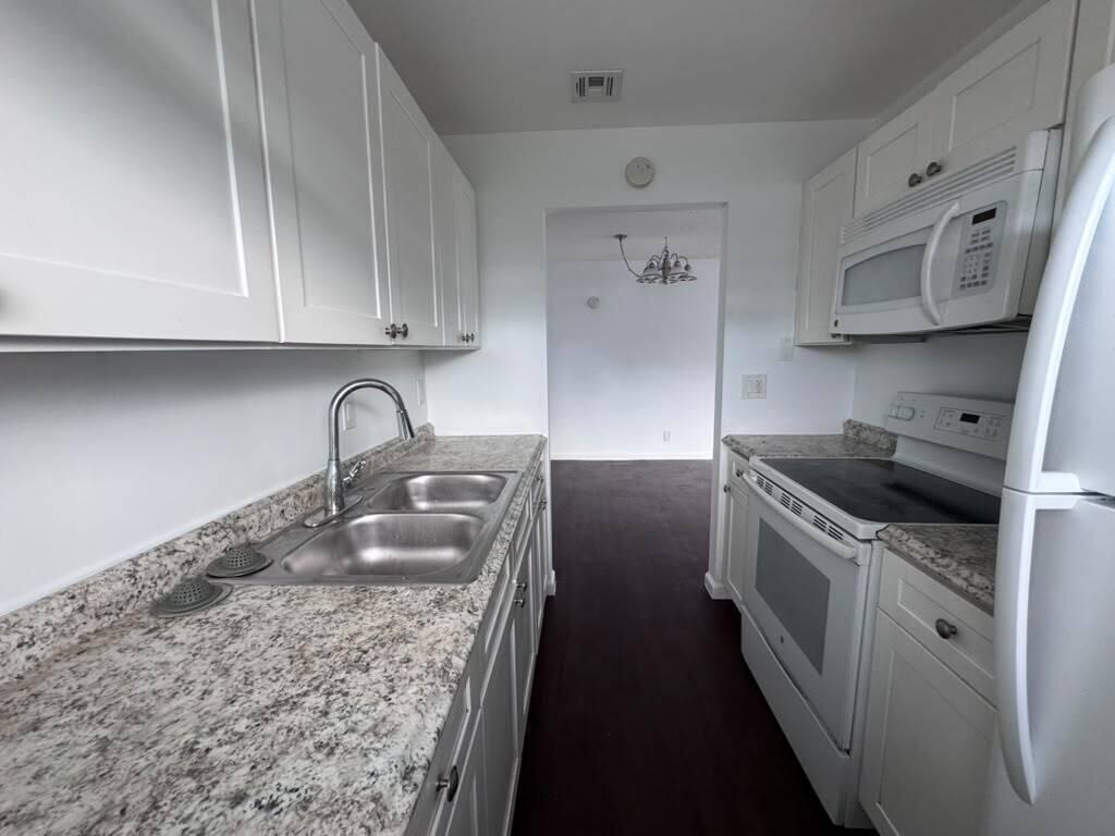 113 E Tiffany Drive 4 Property Photo 4