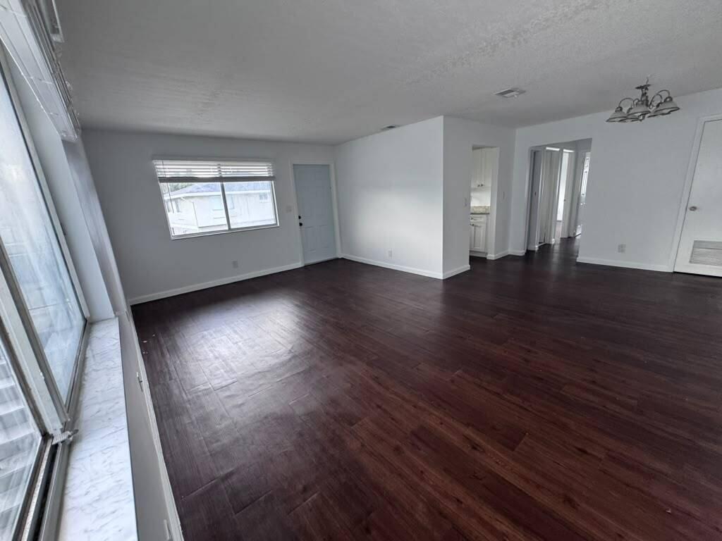 113 E Tiffany Drive 4 Property Photo 5