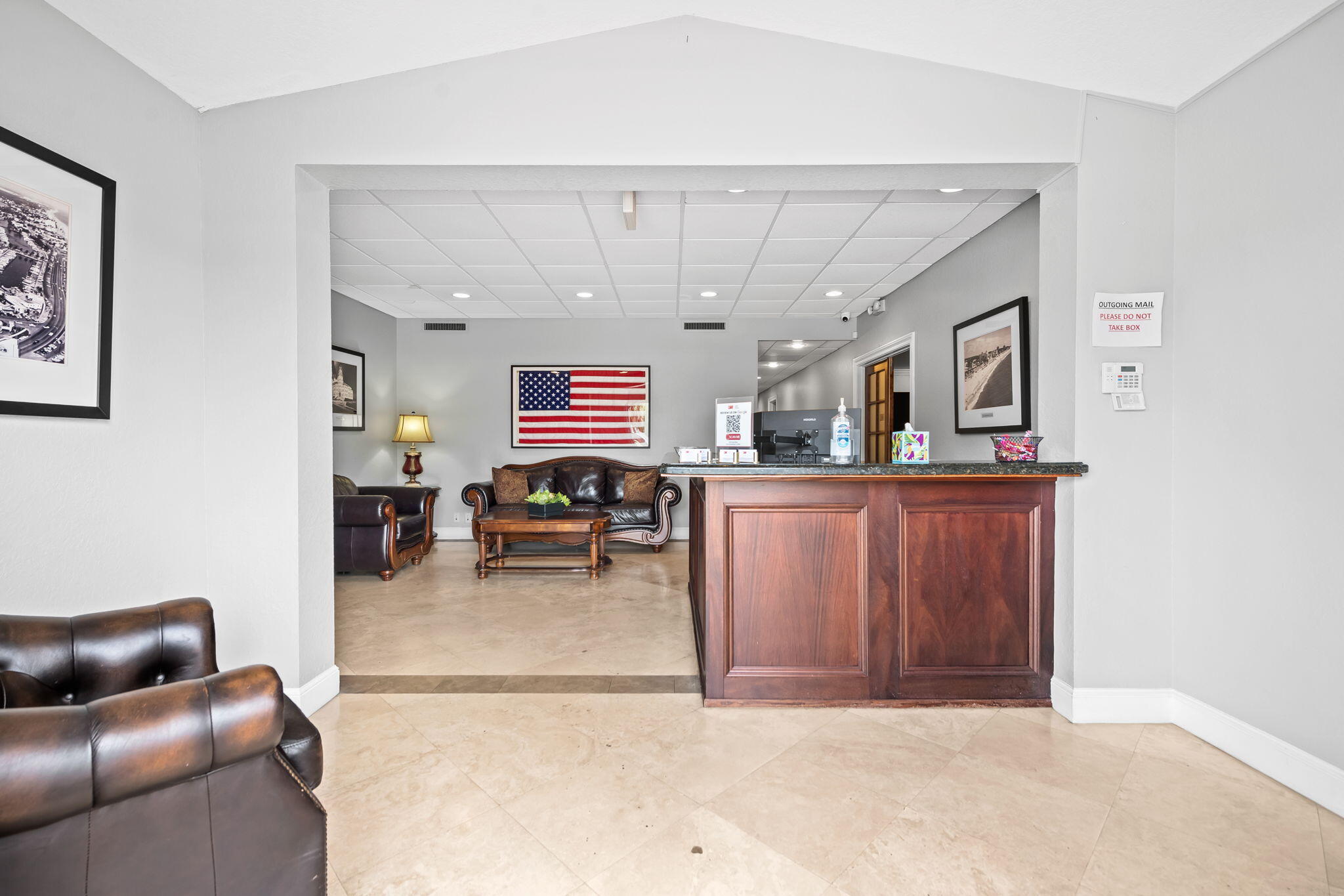 2211 Davie Blvd Property Photo 5