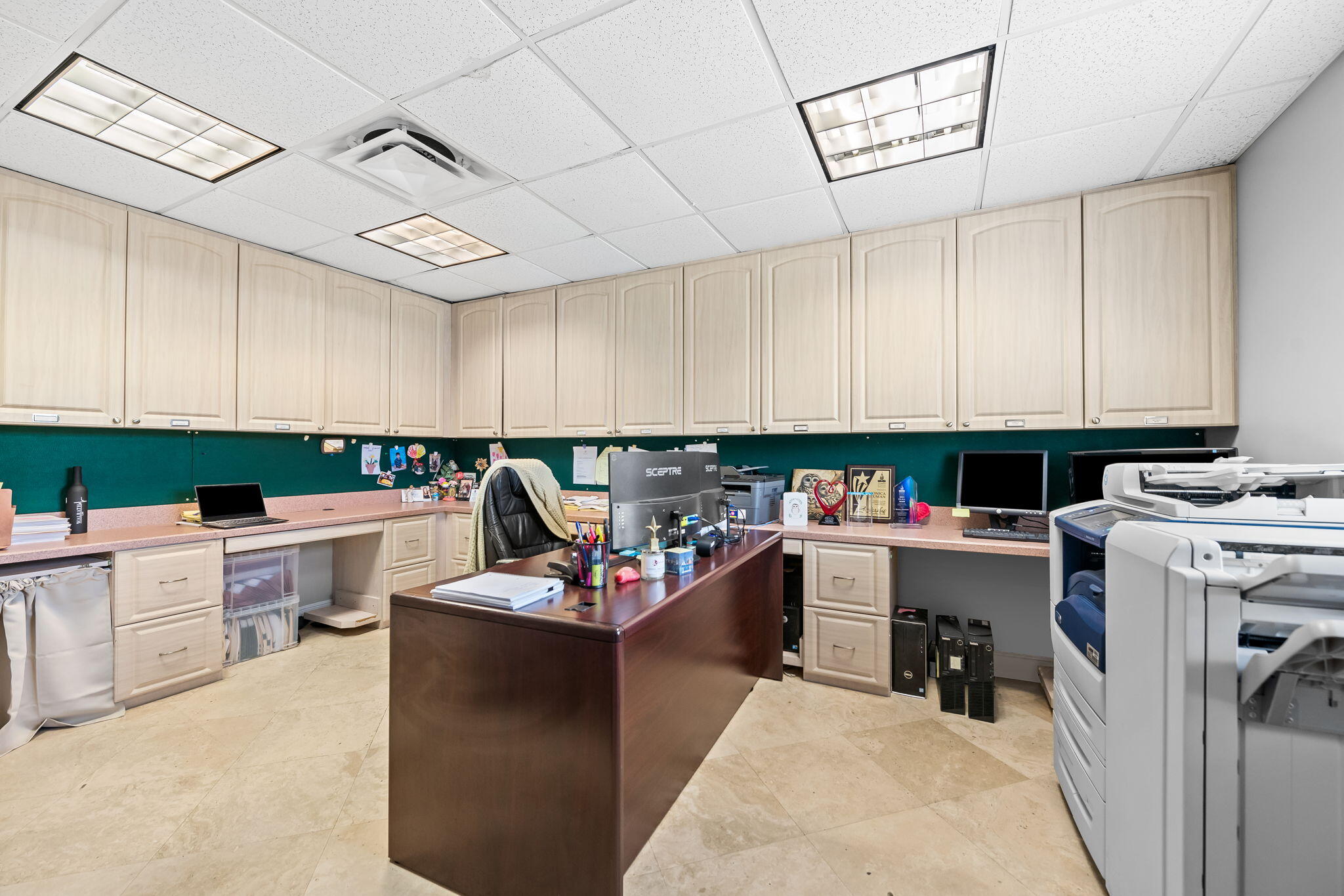 2211 Davie Blvd Property Photo 6