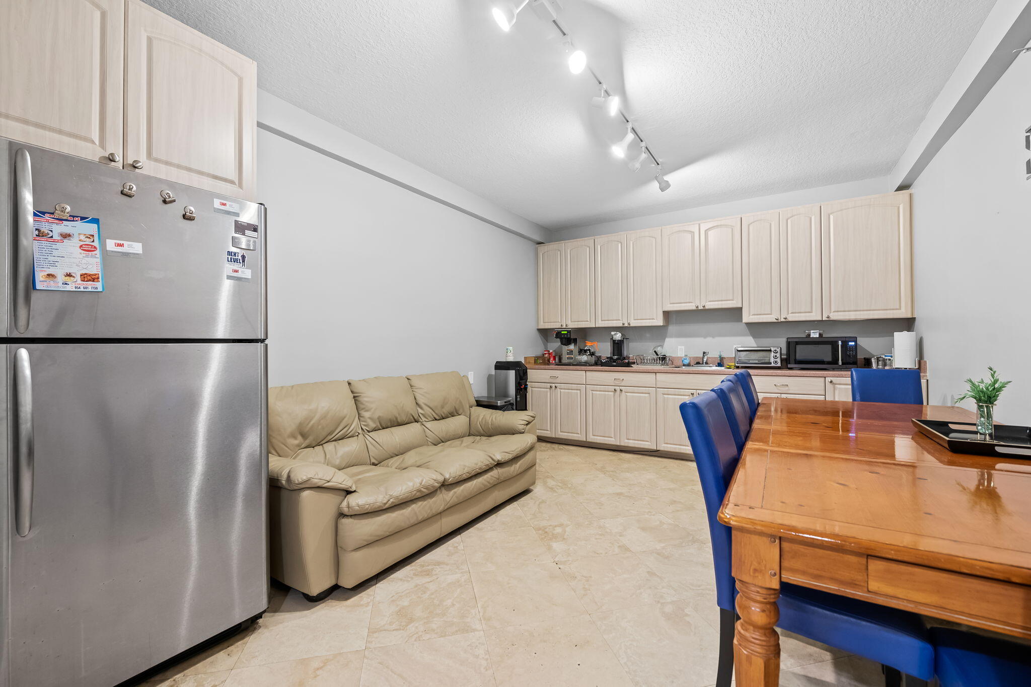 2211 Davie Blvd Property Photo 14