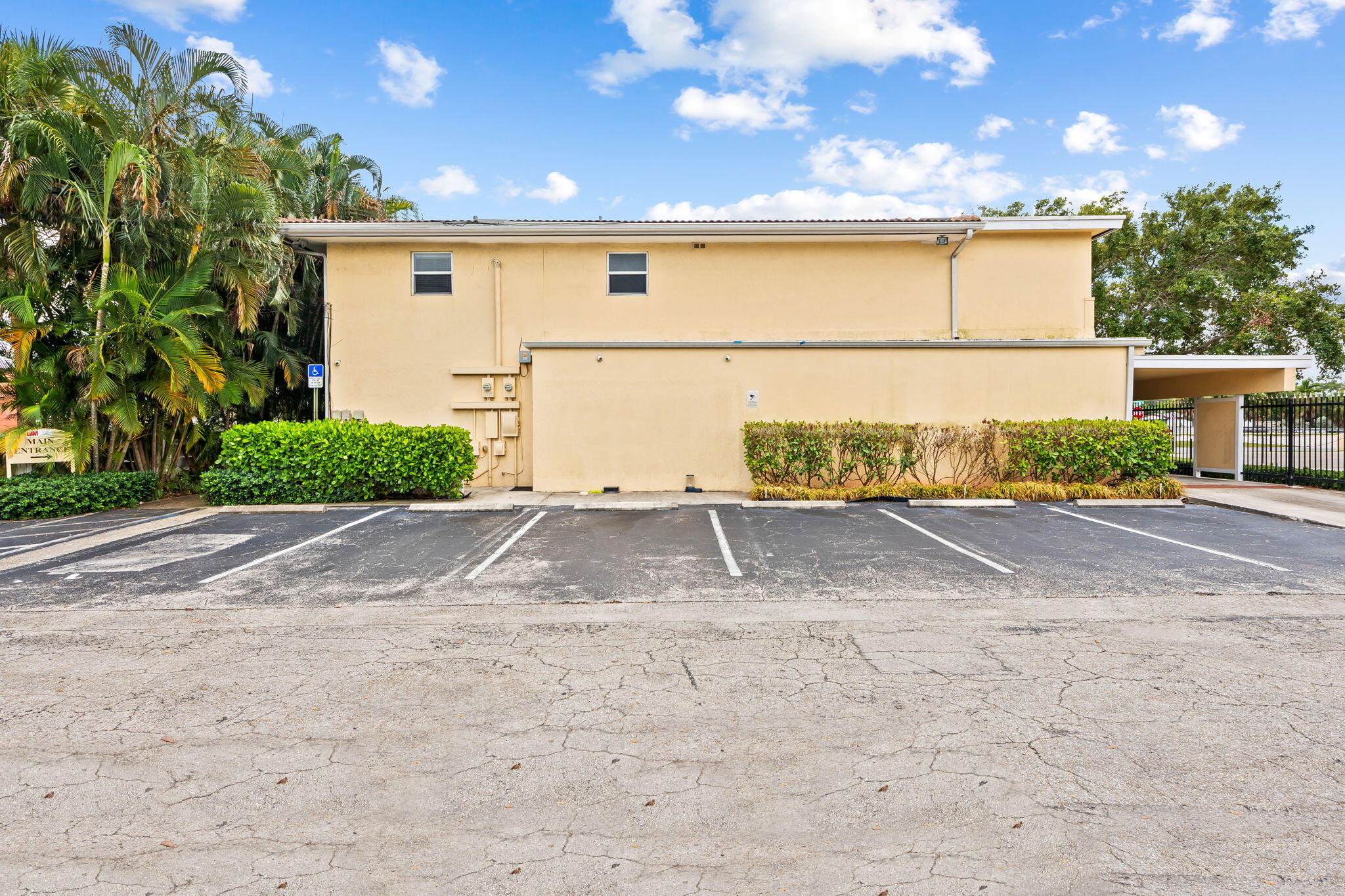 2211 Davie Blvd Property Photo 19