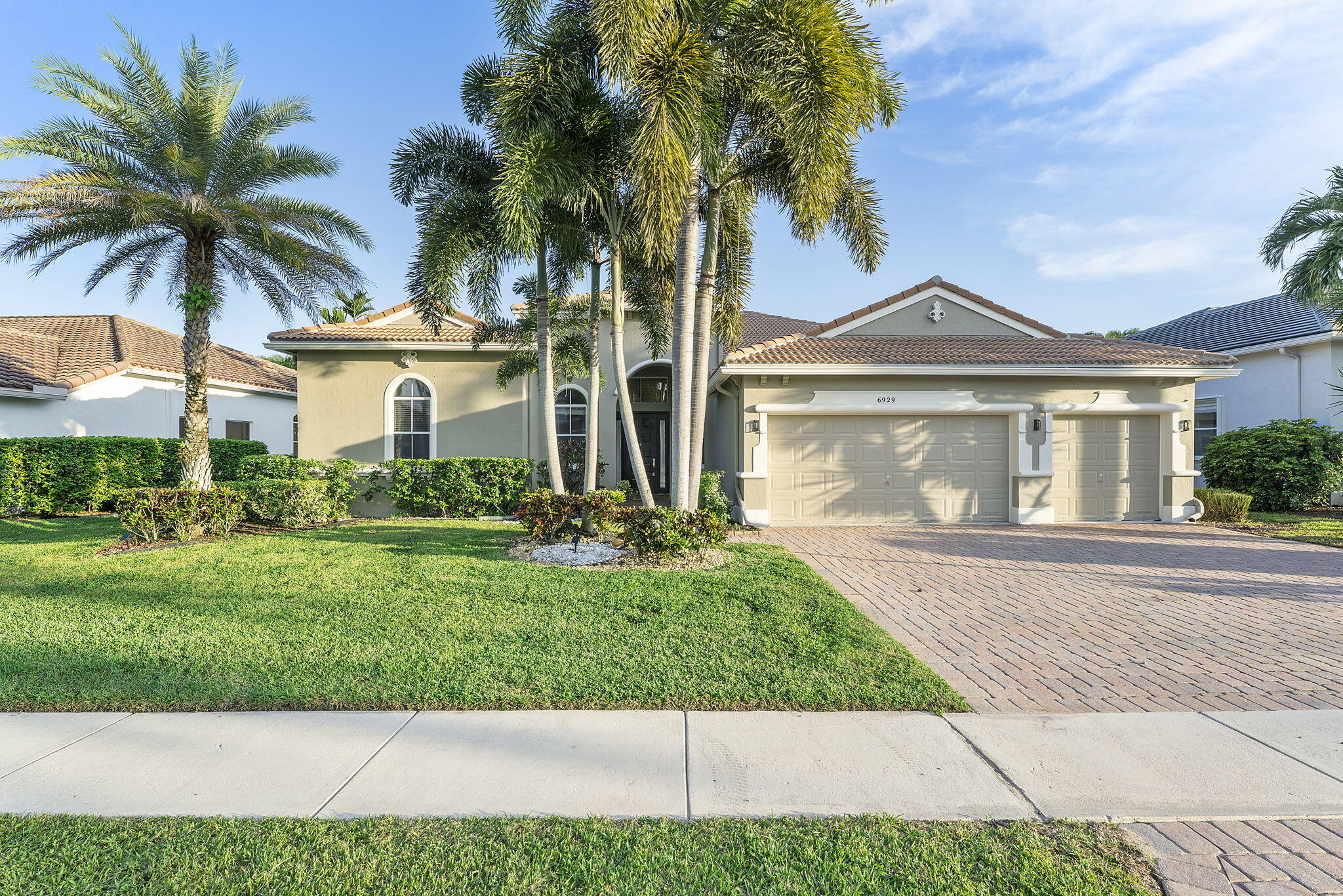 6929 Finamore Circle Property Photo 1