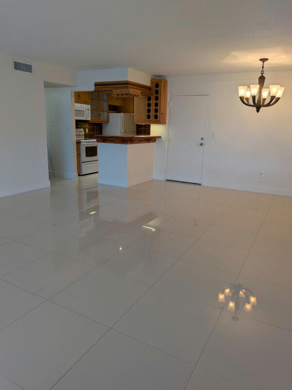 10361 N Kendall Drive B8 Property Photo 2