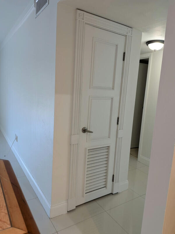 10361 N Kendall Drive B8 Property Photo 10