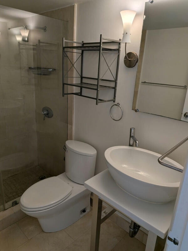 10361 N Kendall Drive B8 Property Photo 13