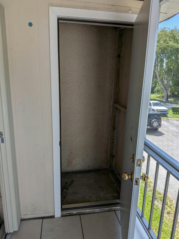 10361 N Kendall Drive B8 Property Photo 15