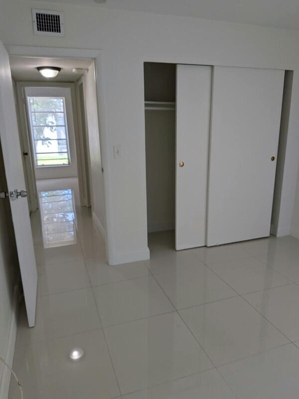 10361 N Kendall Drive B8 Property Photo 19