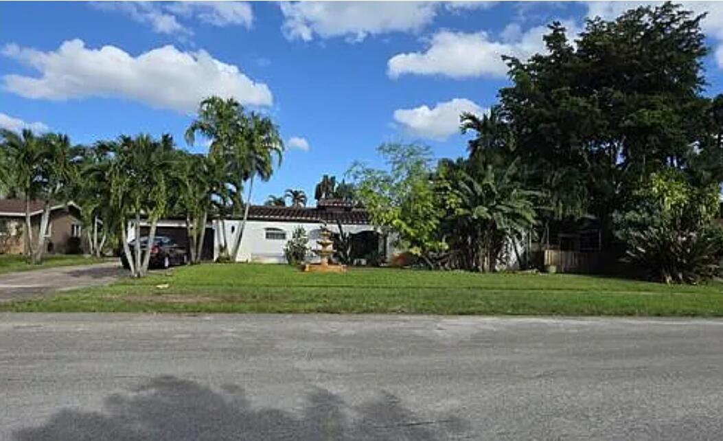 690 Nw 68th Avenue Property Photo 1