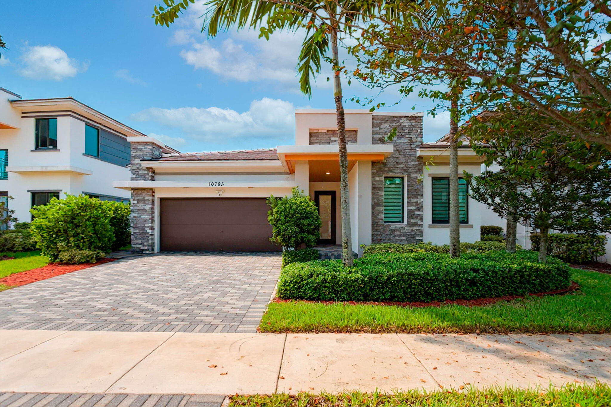 10785 Pacifica Way Property Photo 1
