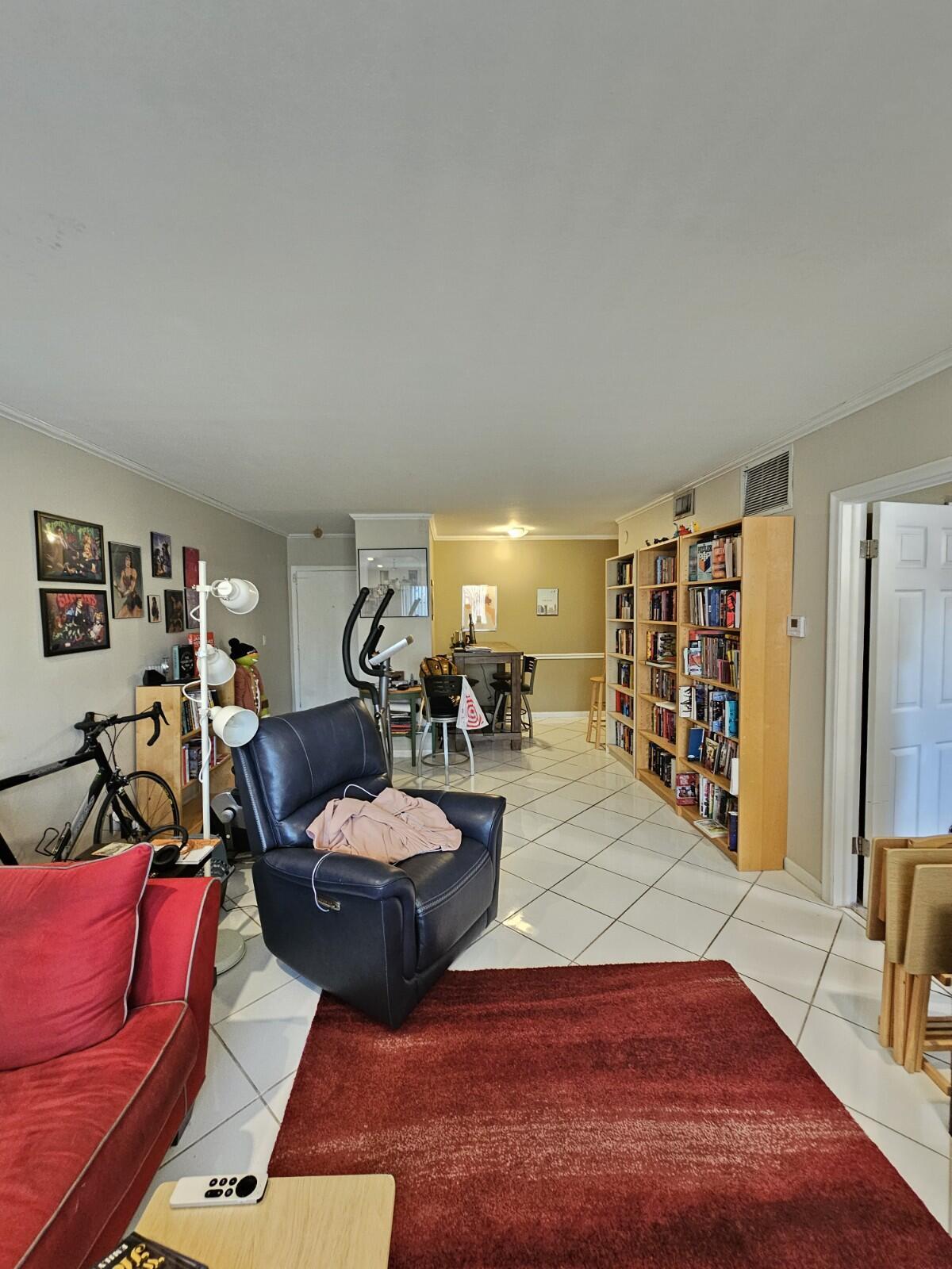 119 Ne 19th Court 211g Property Photo 2