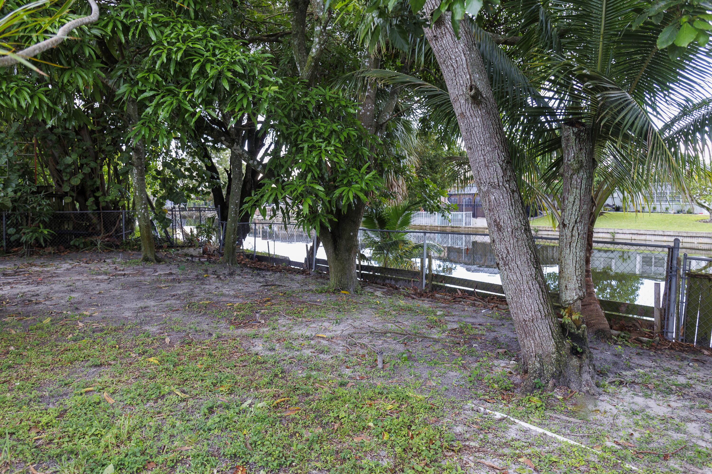 7654 Granada Boulevard Property Photo 15