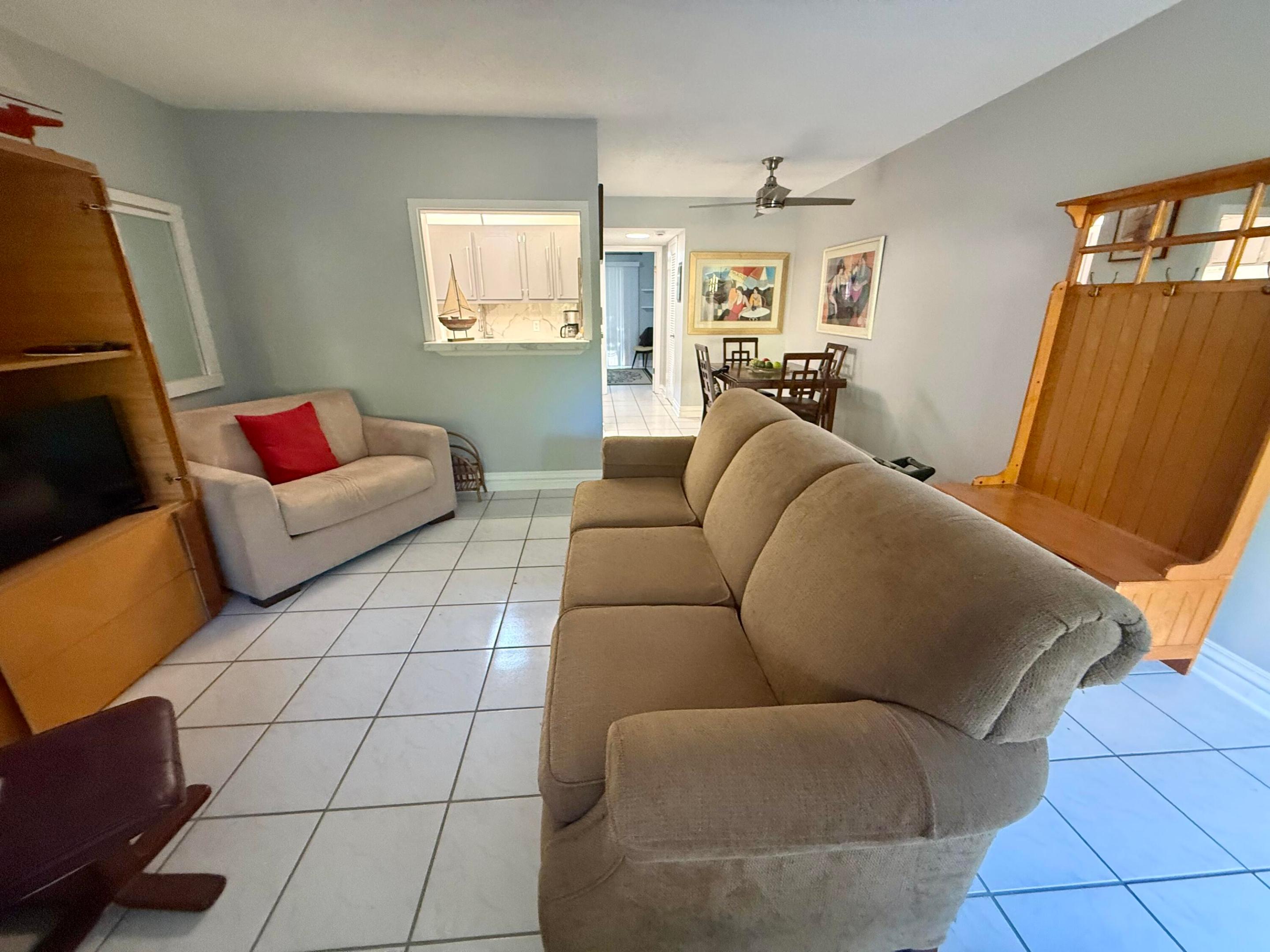 18 Markham A Property Photo 3