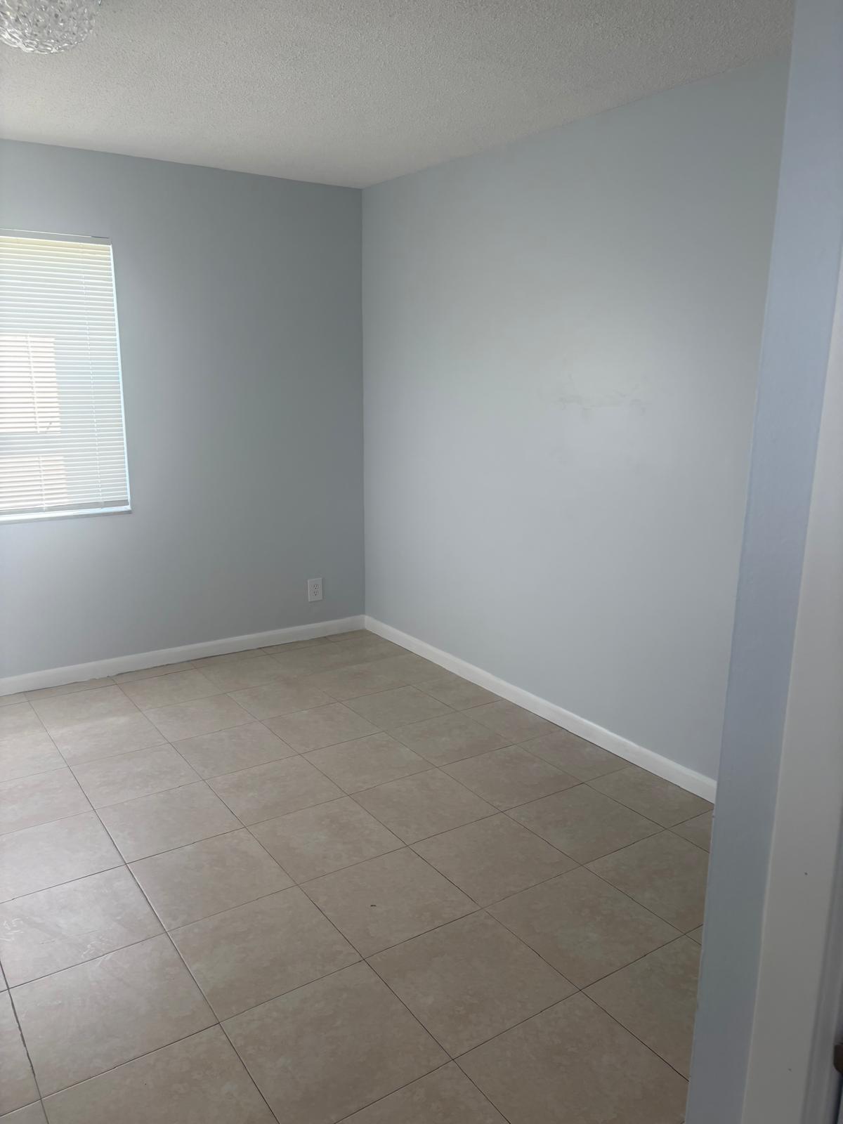 1901 Miami Road 1-3 Property Photo 5