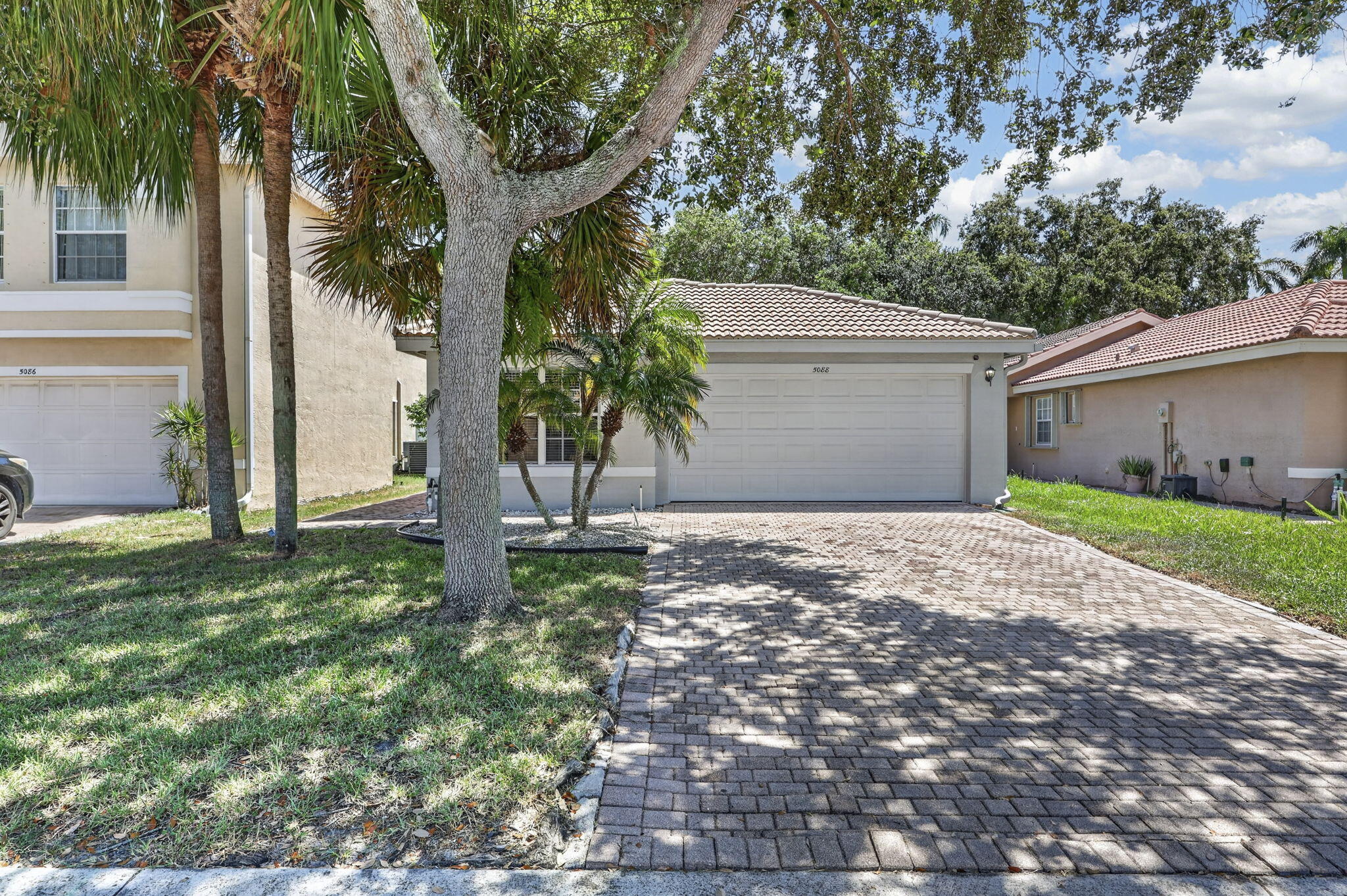 5088 Northern Lights Drive Property Photo 1