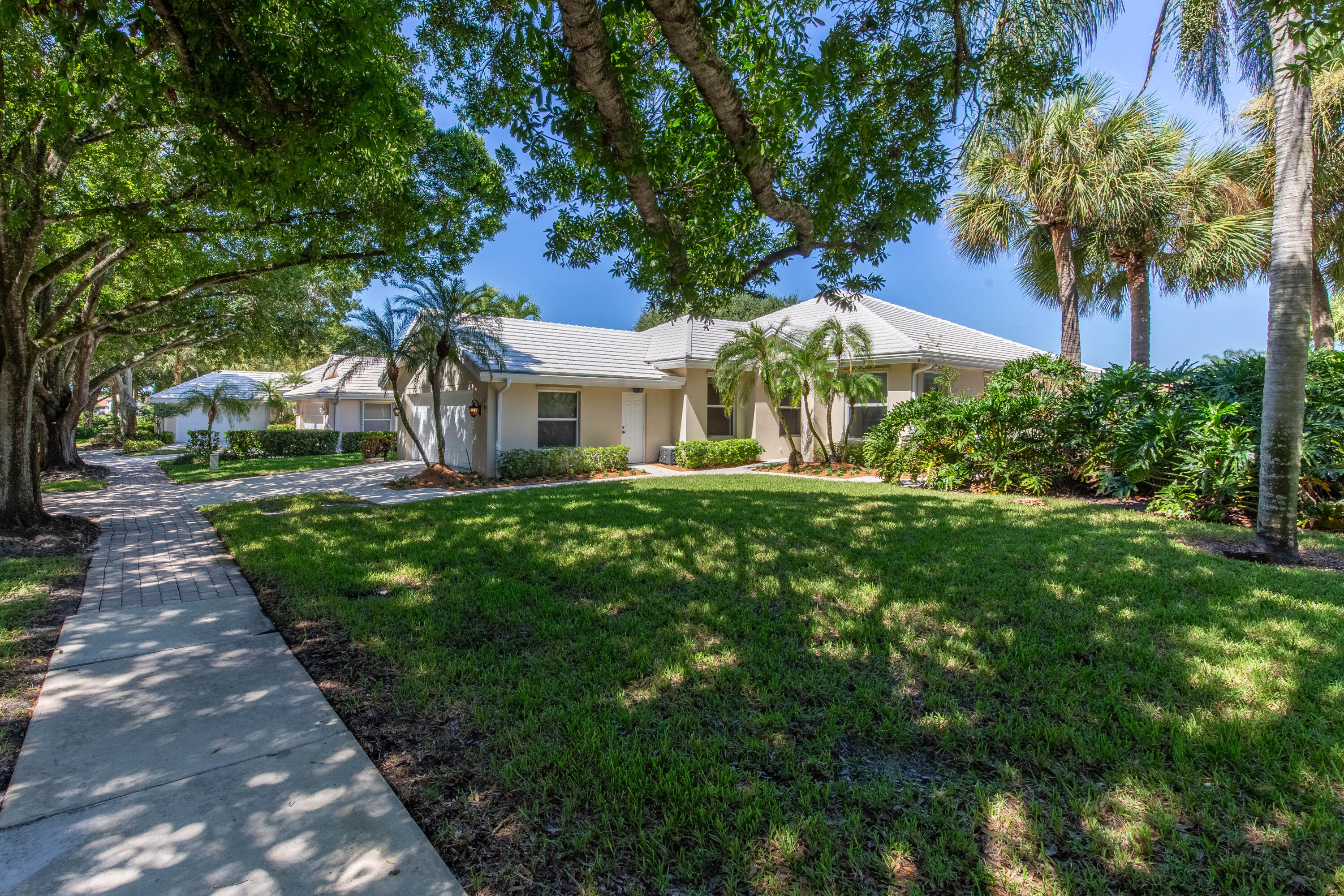 1285 Gator Trail Property Photo 1