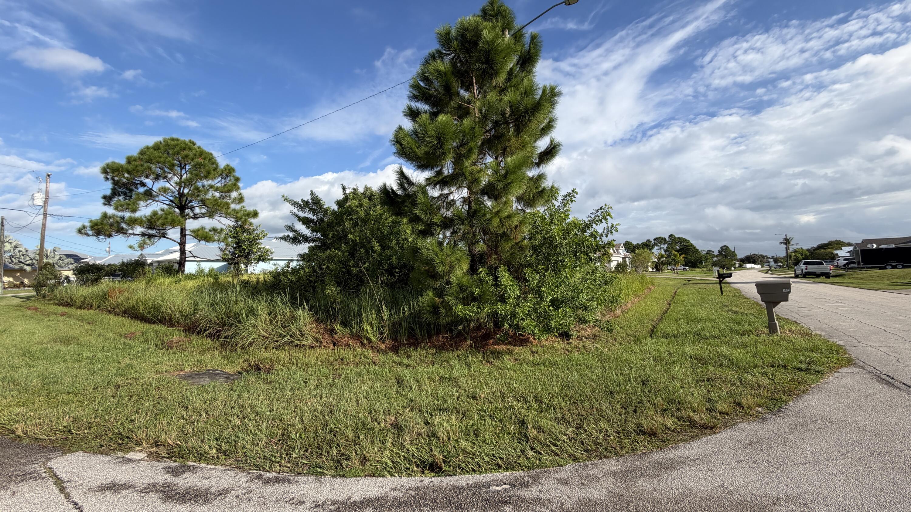 1892 Sw Lewis Street Property Photo 1