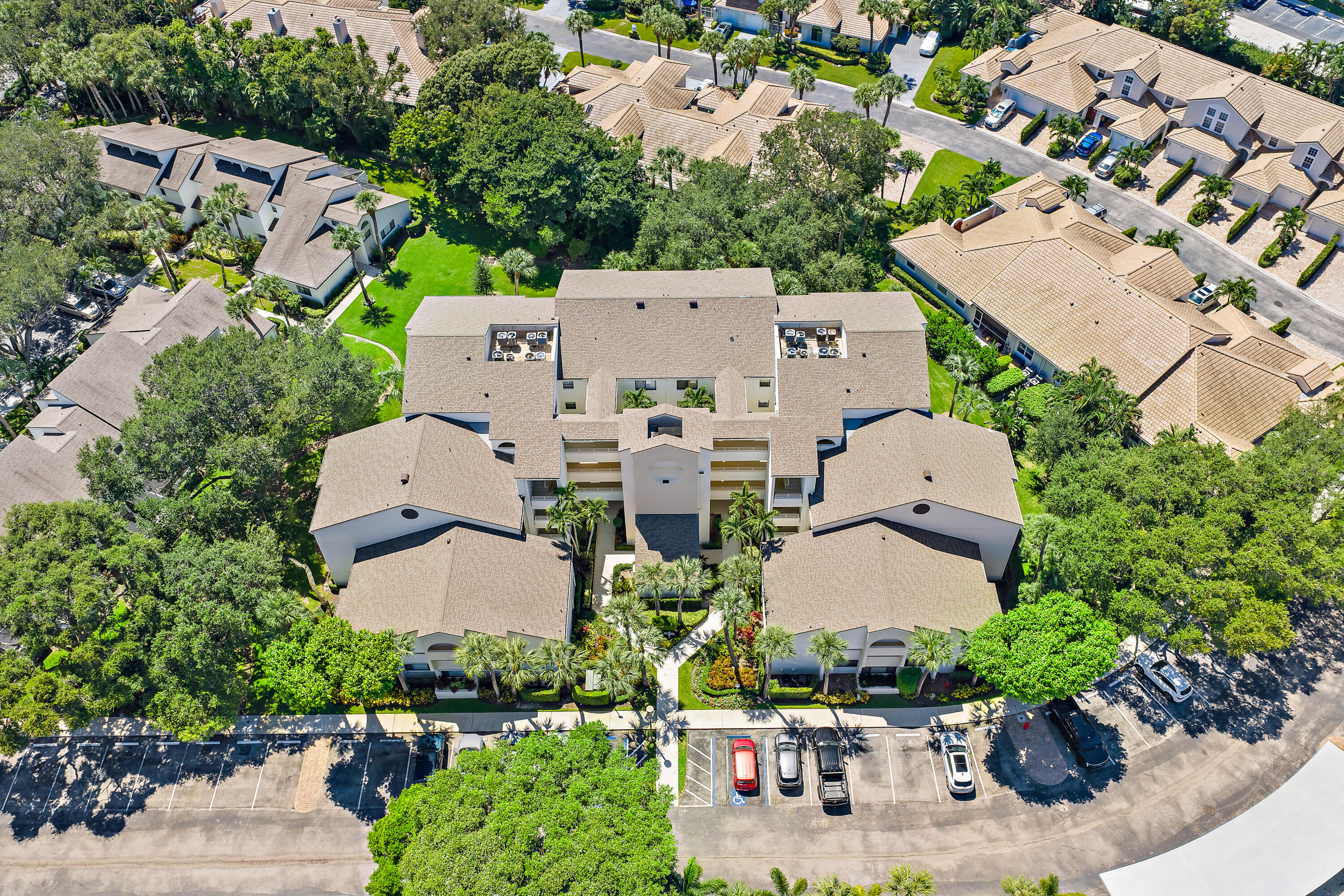 326 Oak Harbour Drive 326 Property Photo 1