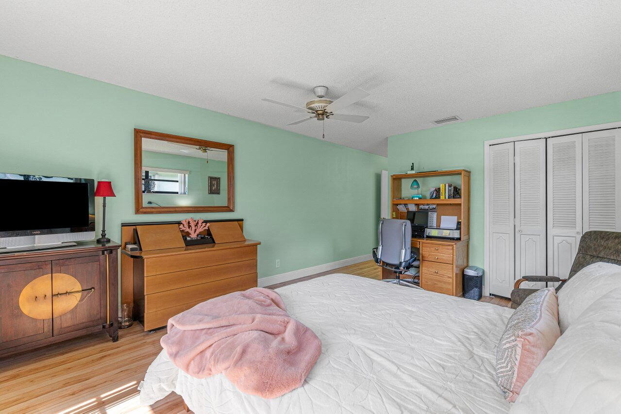 9825 Walnut Tree Way Property Photo 14