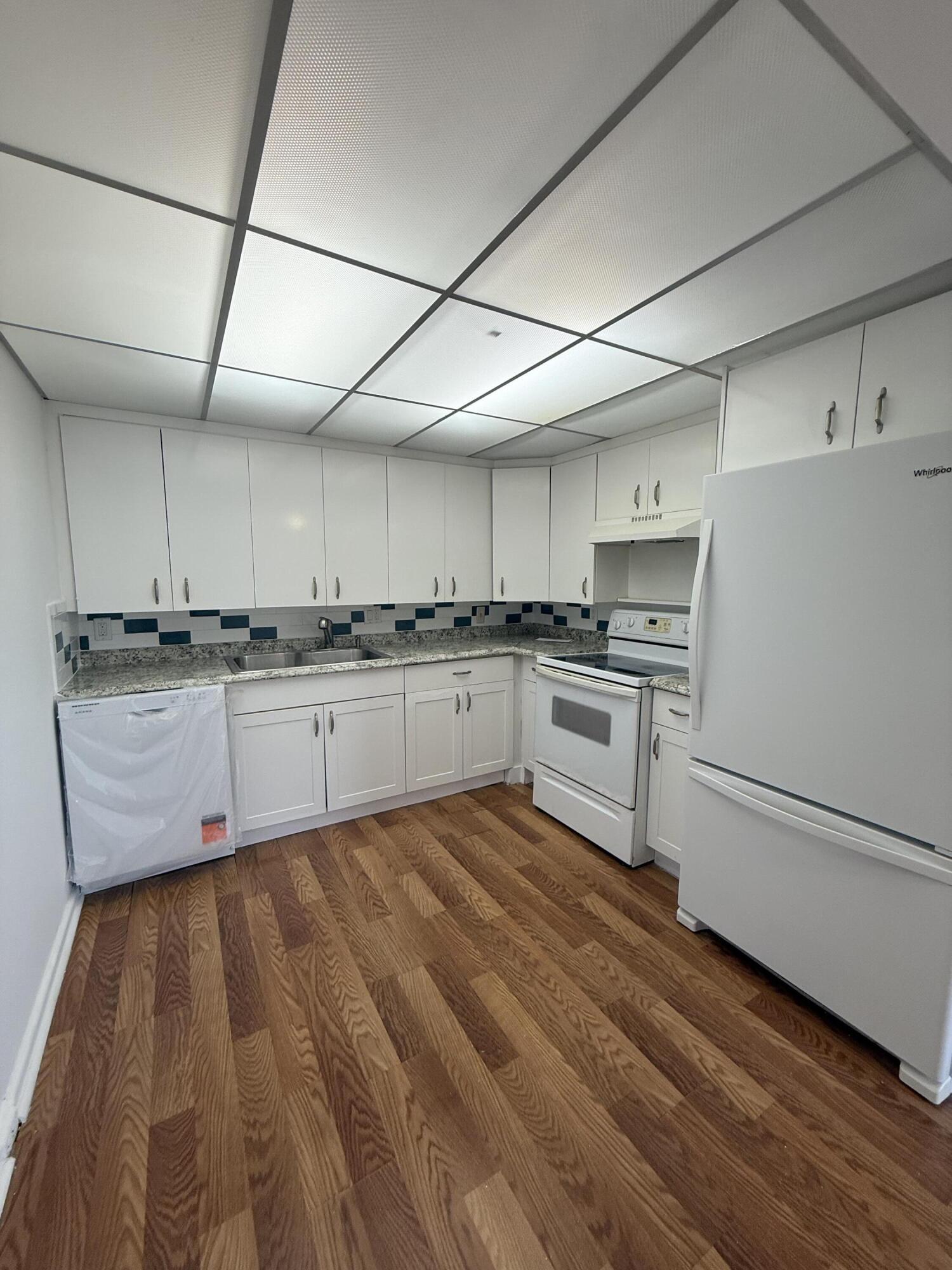 4055 Newcastle C Property Photo 2