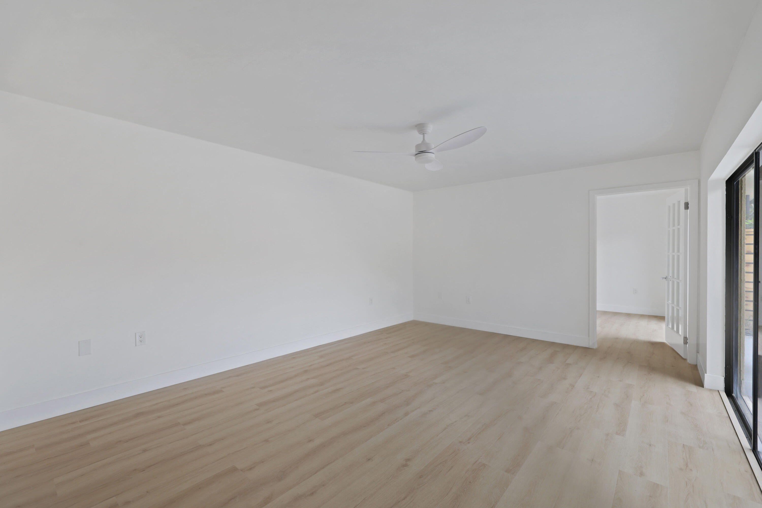 703 7th Terrace Property Photo 14