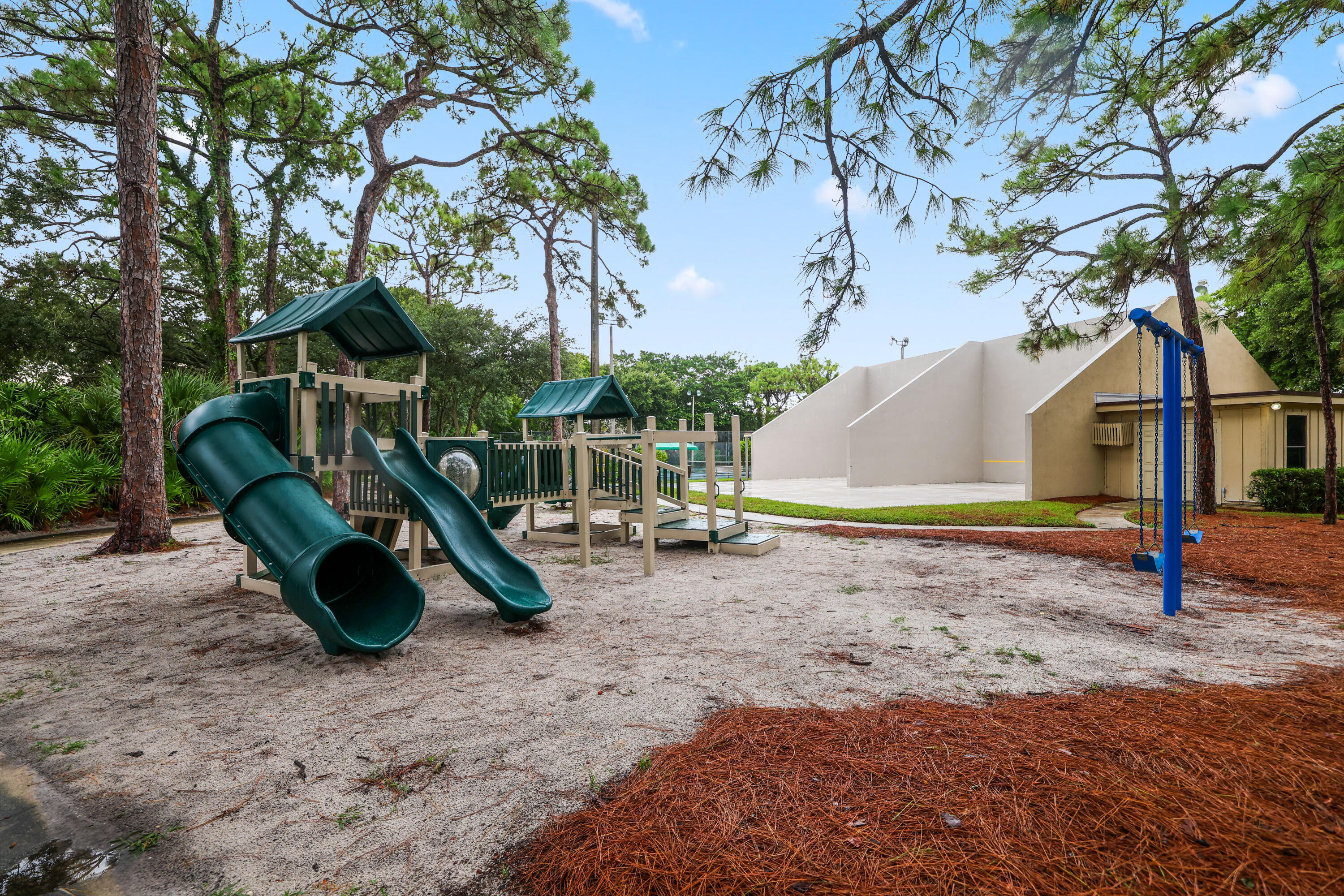 703 7th Terrace Property Photo 33