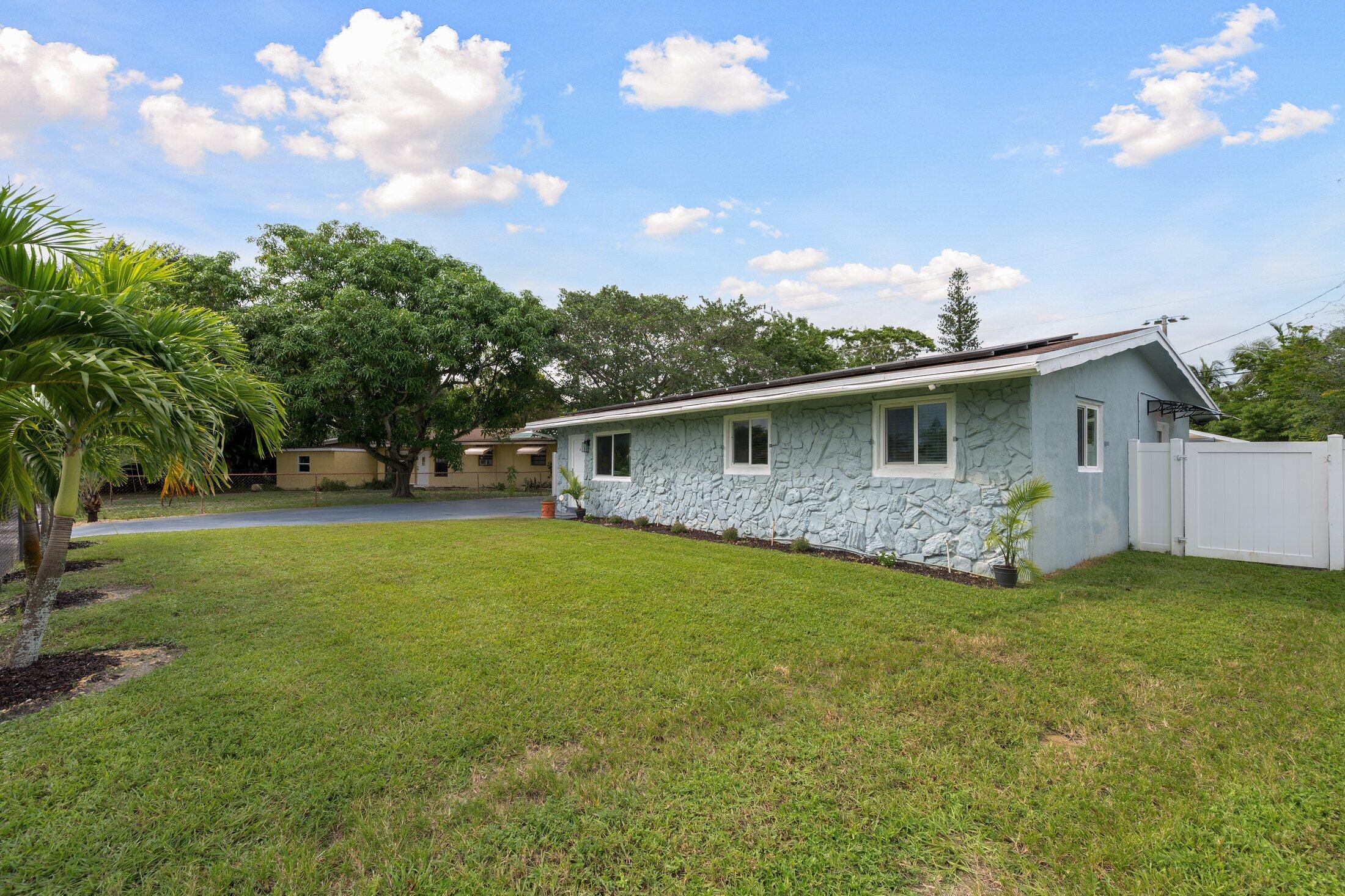3767 Sw 16th Court Property Photo 2