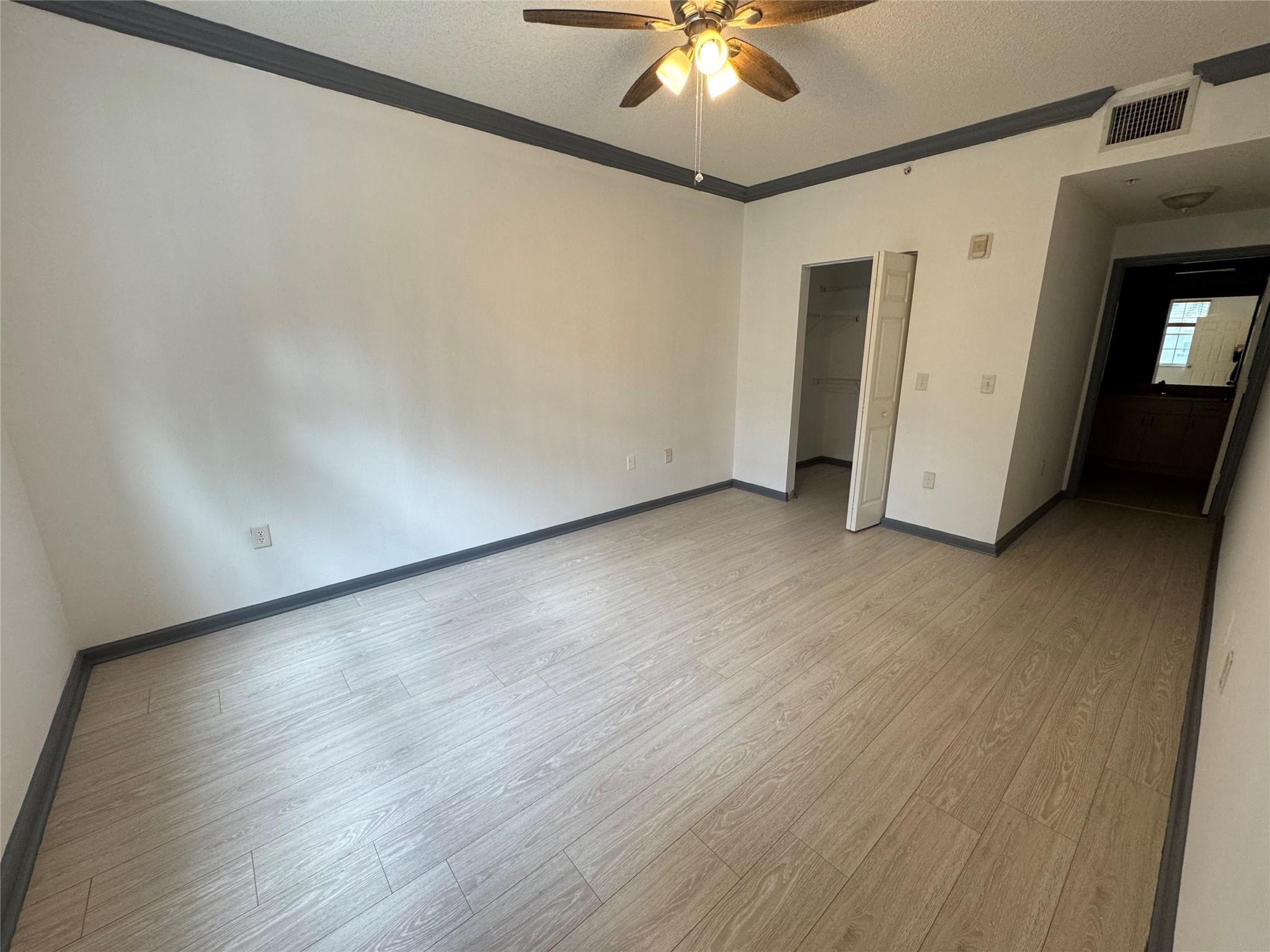 533 Ne 3rd Avenue 207 Property Photo 4