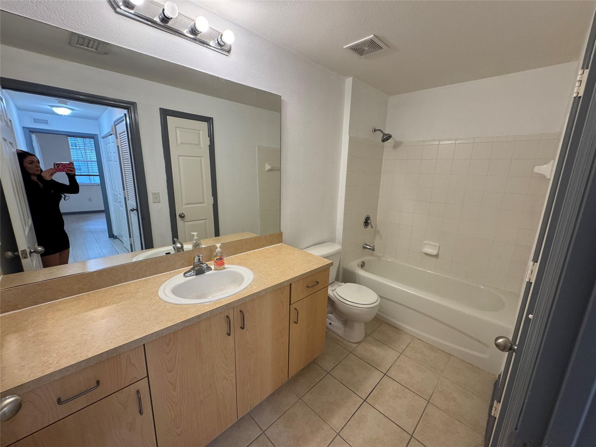 533 Ne 3rd Avenue 207 Property Photo 14