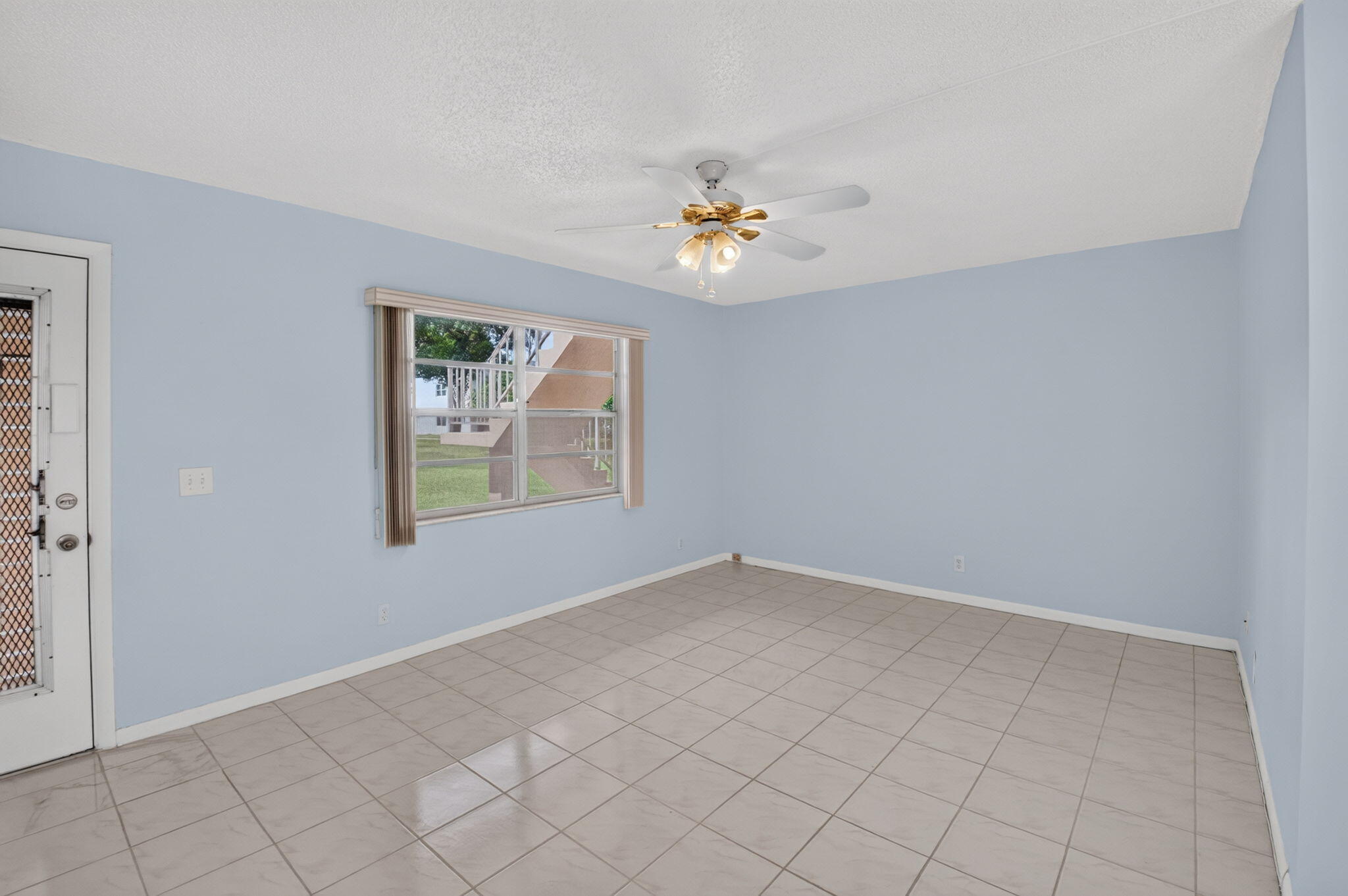 386 Capri I Property Photo 5