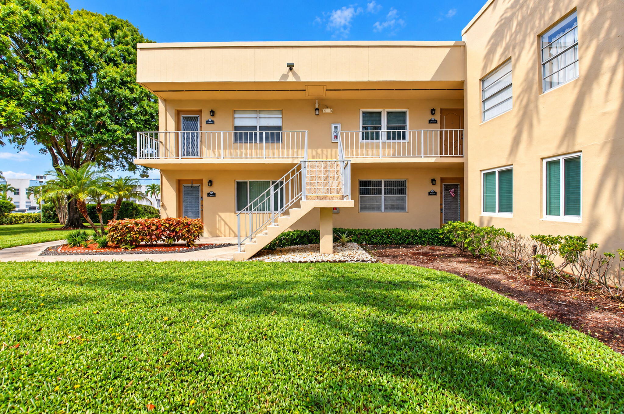 386 Capri I Property Photo 19