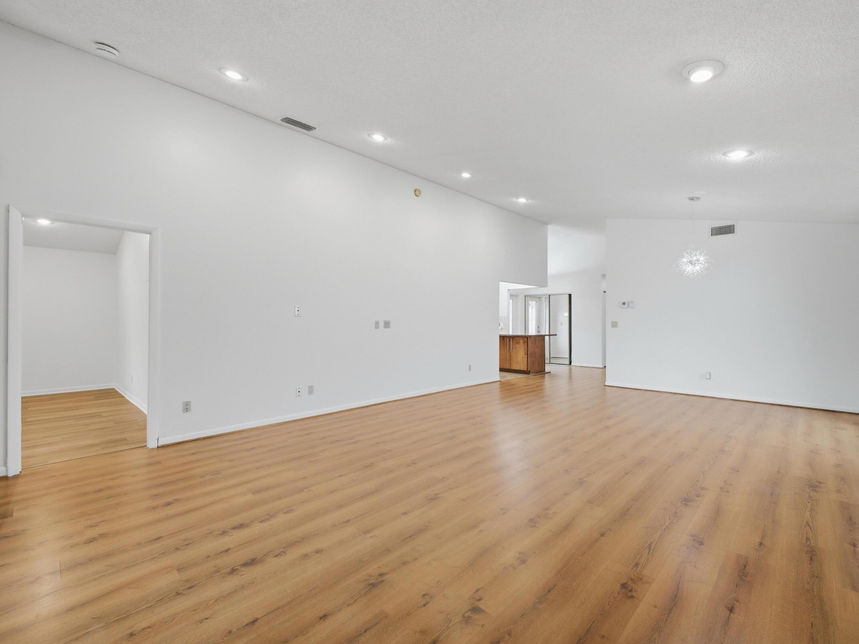 4803 Boxwood Circle Property Photo 18