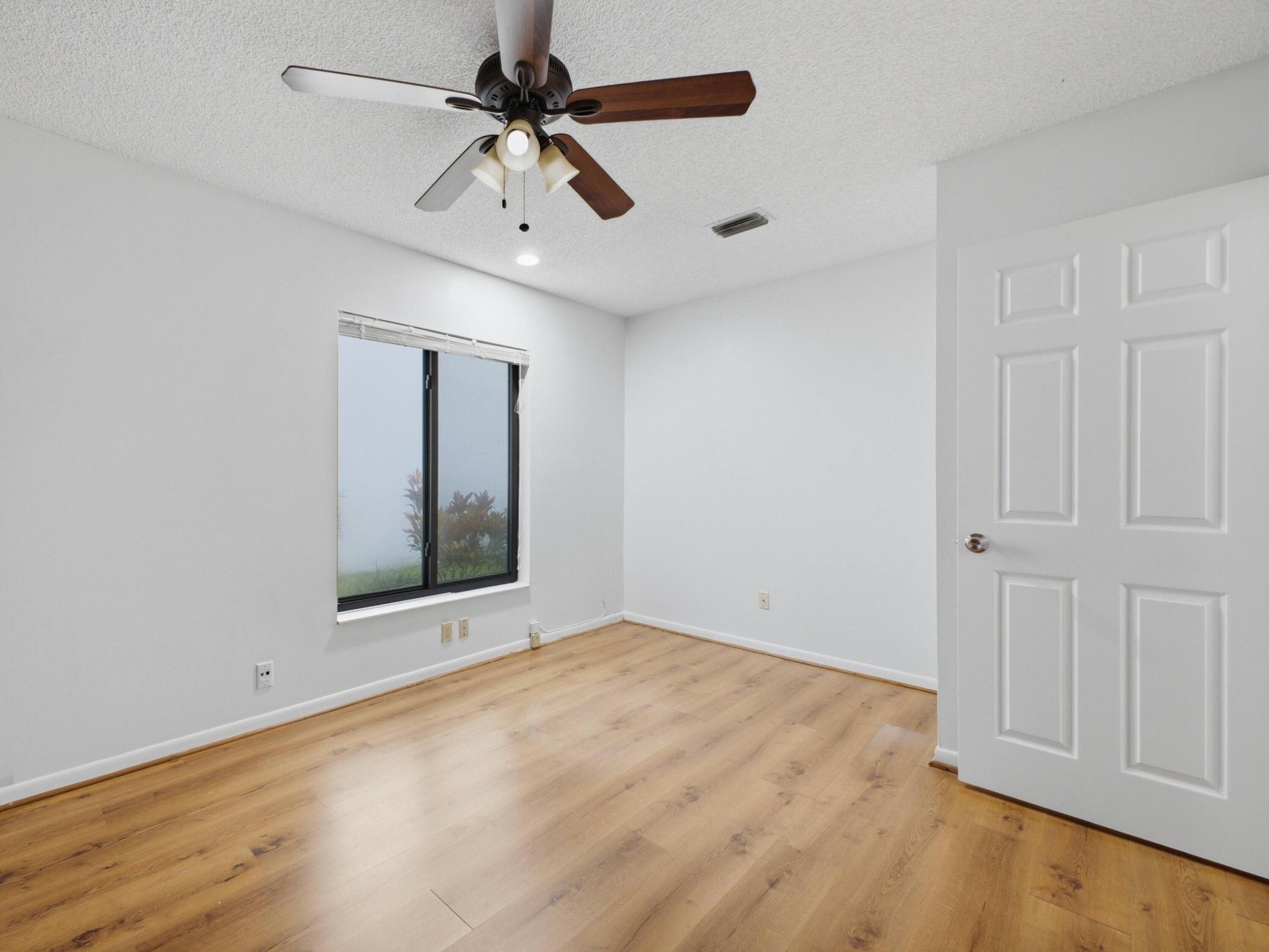 4803 Boxwood Circle Property Photo 23