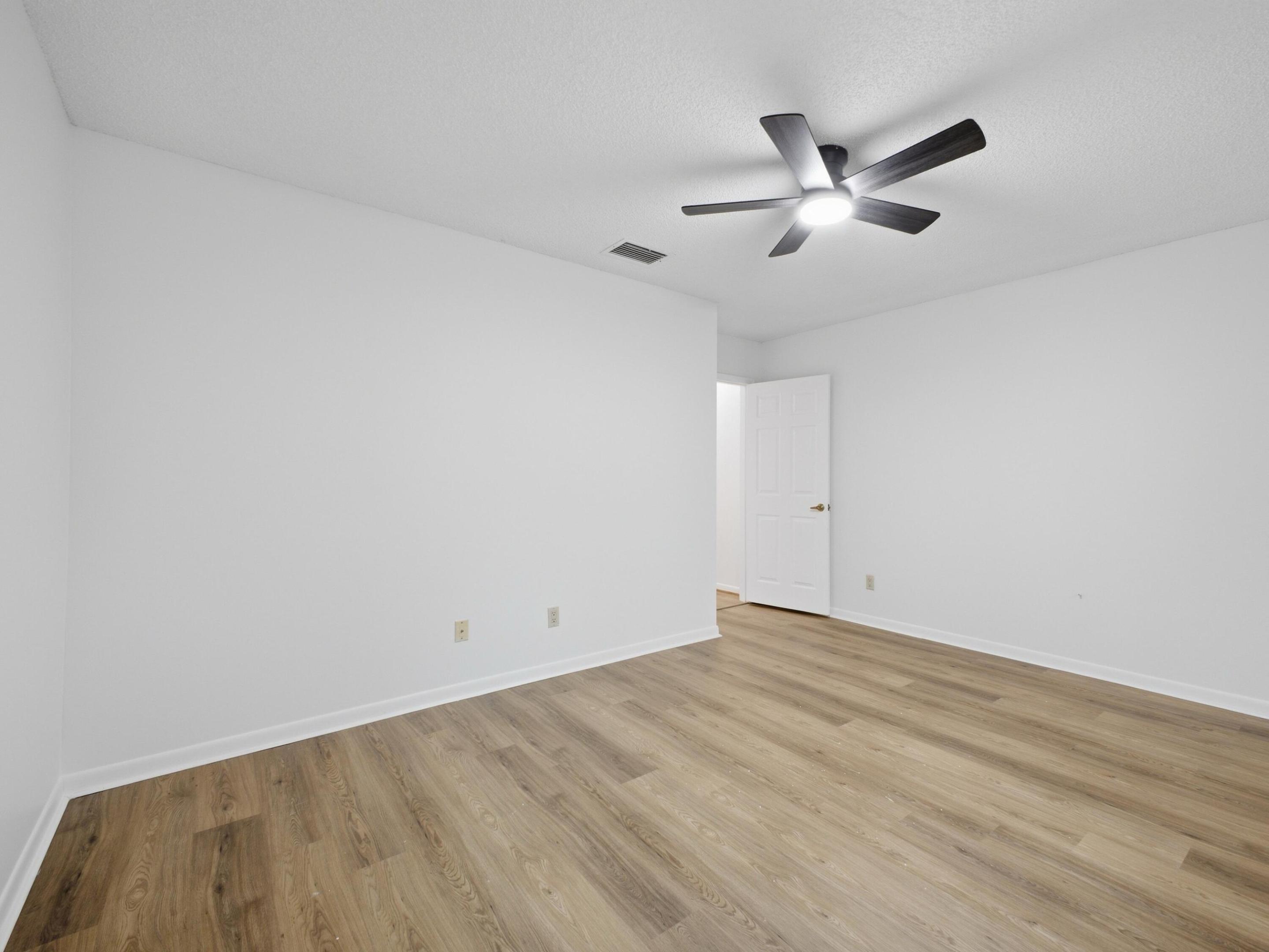 4803 Boxwood Circle Property Photo 28
