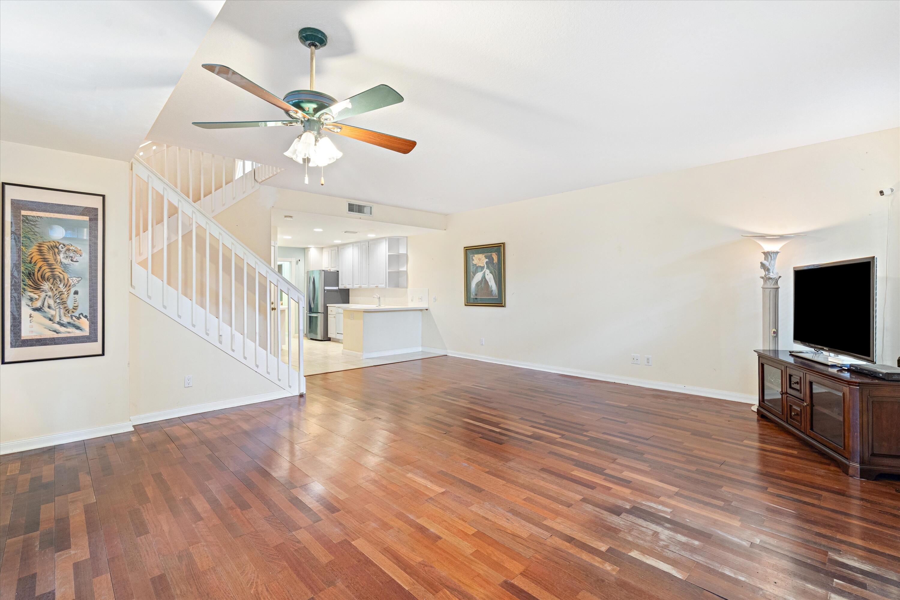 336 Legare Court Property Photo 5