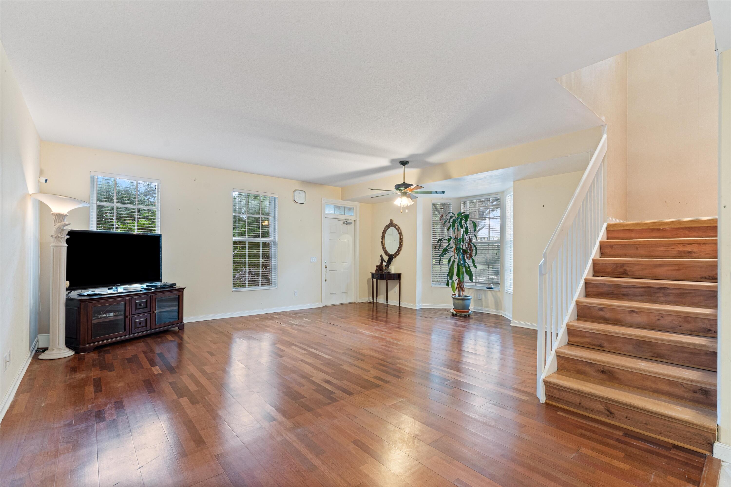 336 Legare Court Property Photo 8