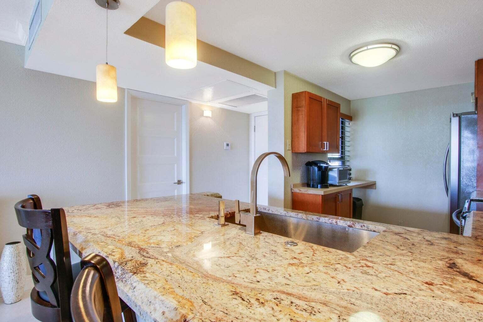 8 Royal Palm Way 2010 Property Photo 6