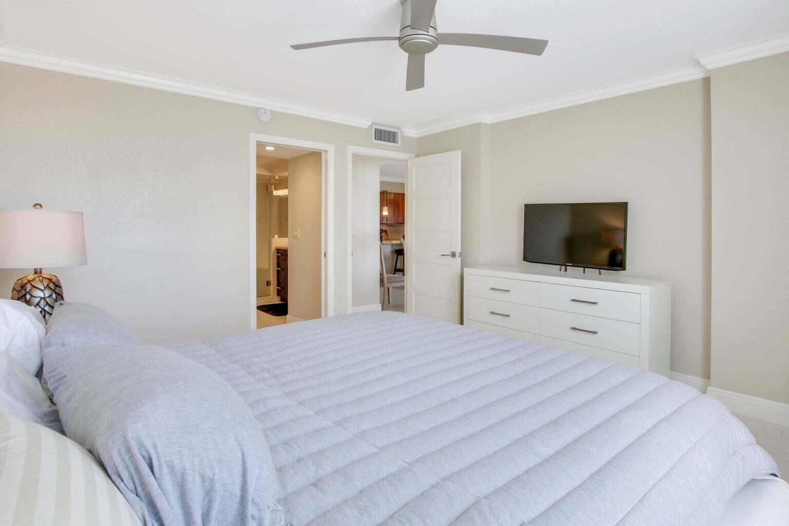 8 Royal Palm Way 2010 Property Photo 17