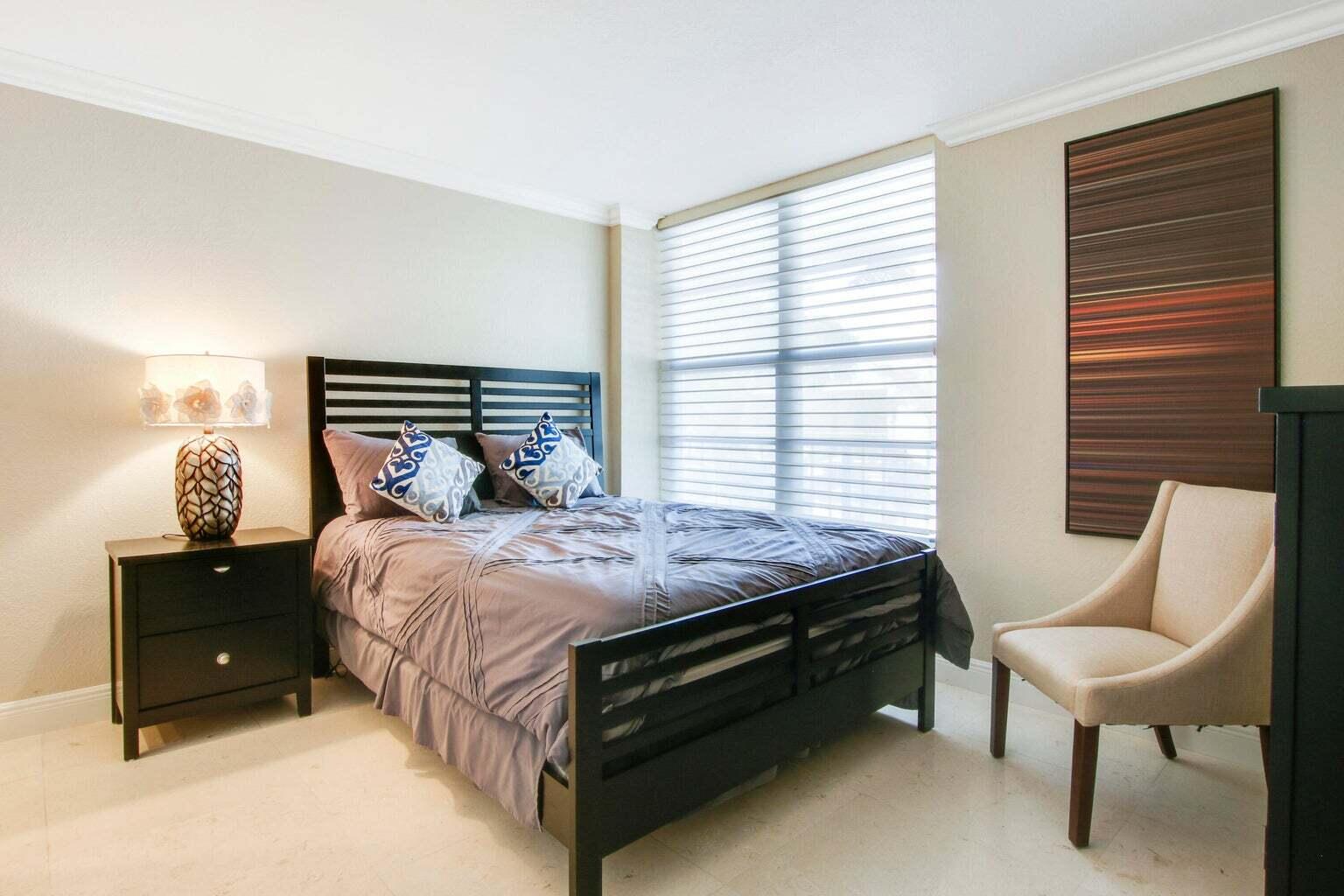 8 Royal Palm Way 2010 Property Photo 19