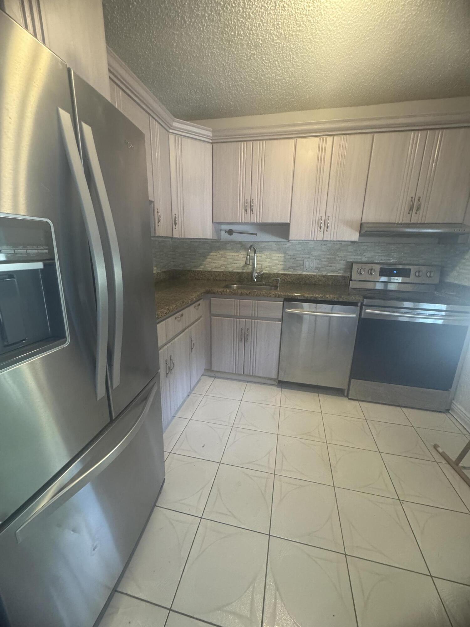 101 Nw 76th Avenue 203 Property Photo 14