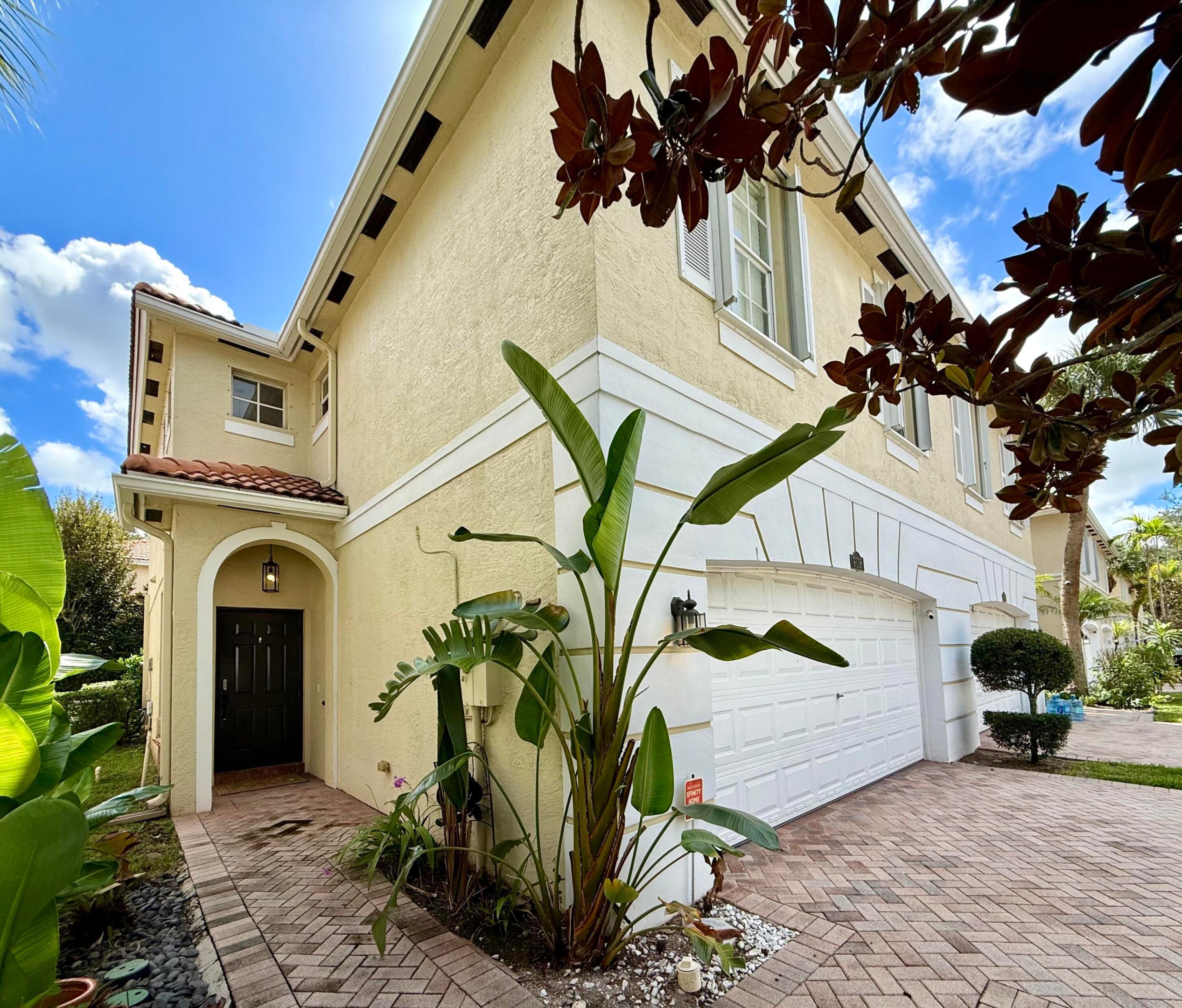 9138 Villa Palma Lane Property Photo 1