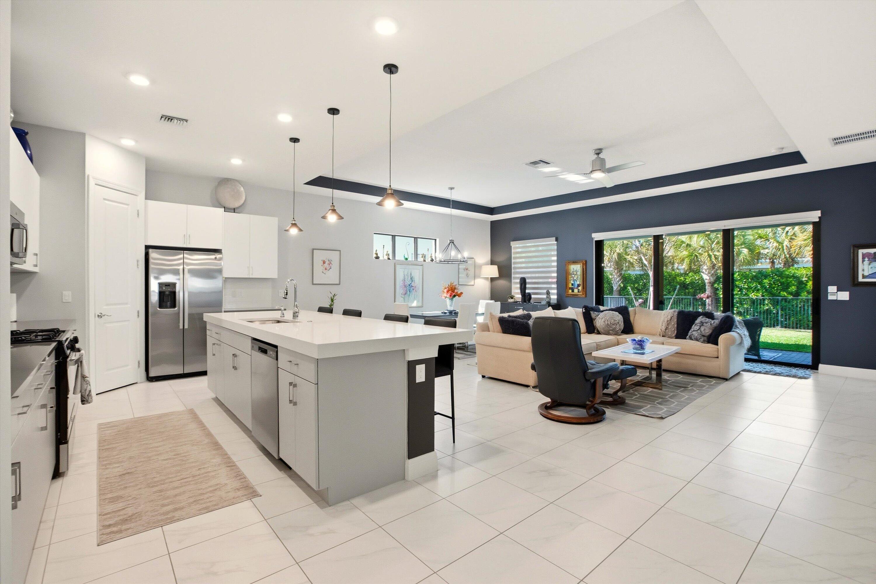 5559 Captiva Lane Property Photo 4