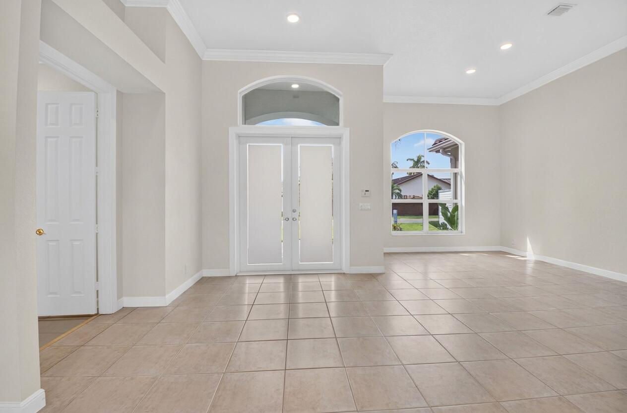 23329 Lago Mar Circle Property Photo 3