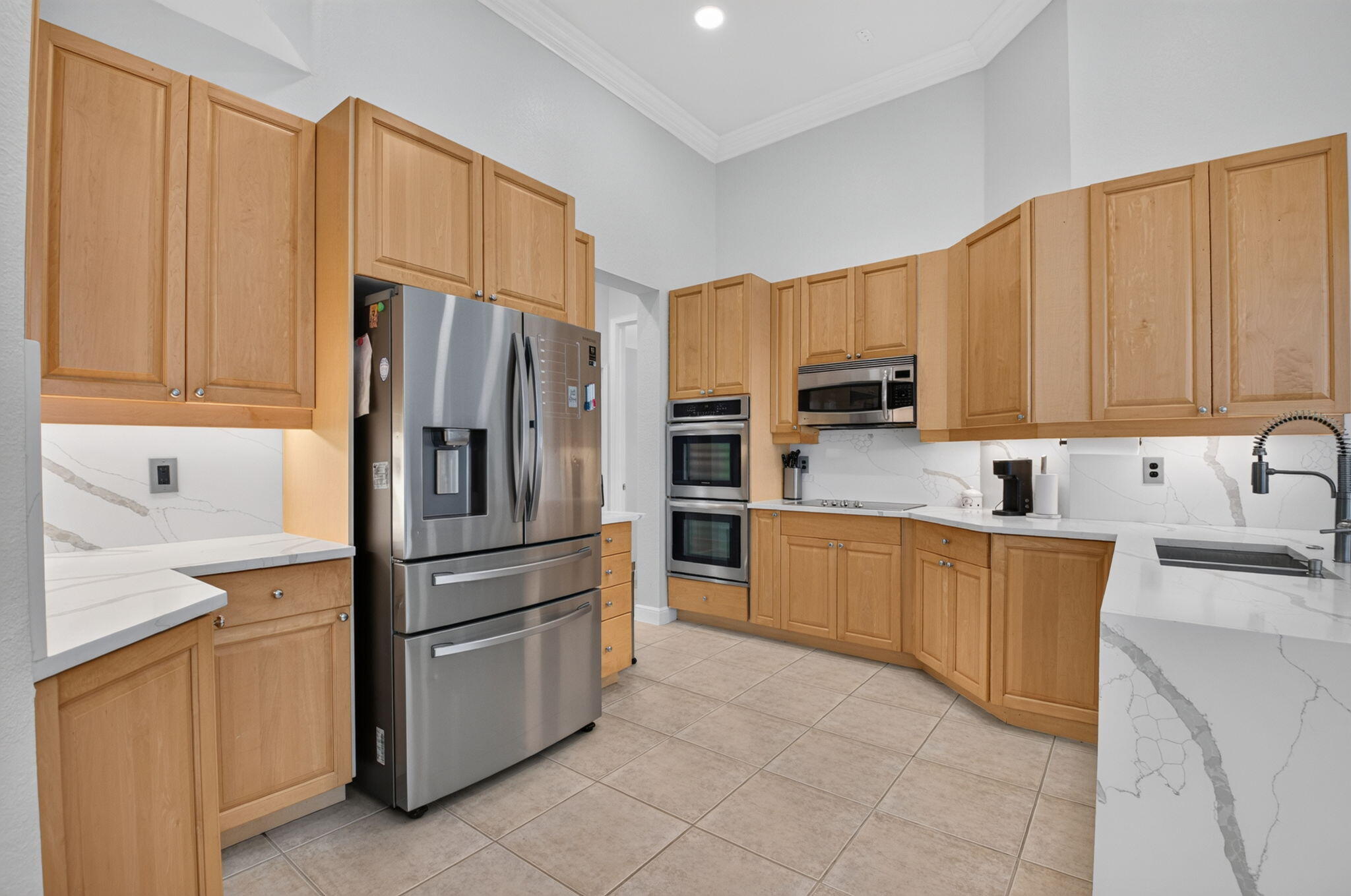 23329 Lago Mar Circle Property Photo 8