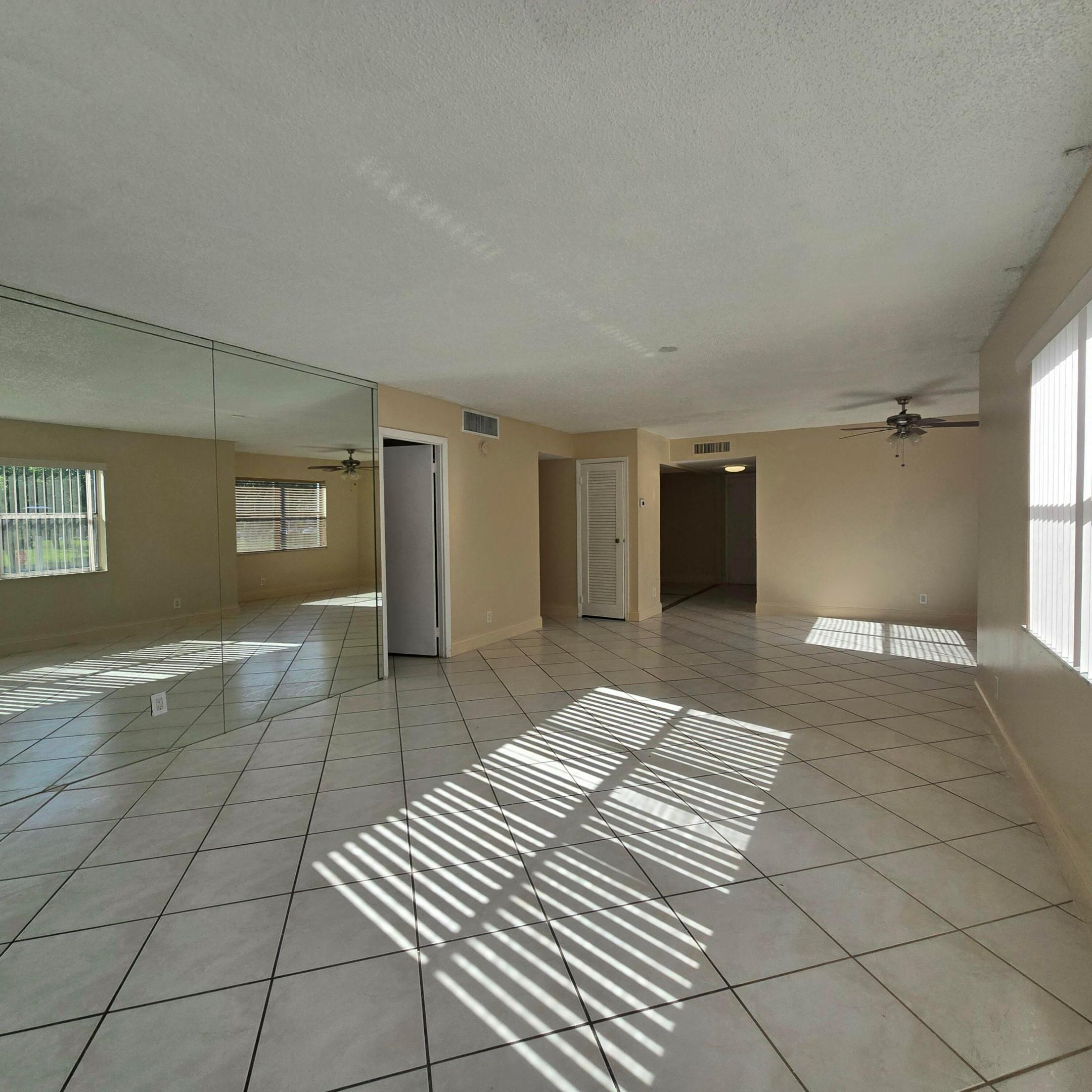 6061 N Falls Cir Drive 214 Property Photo 12
